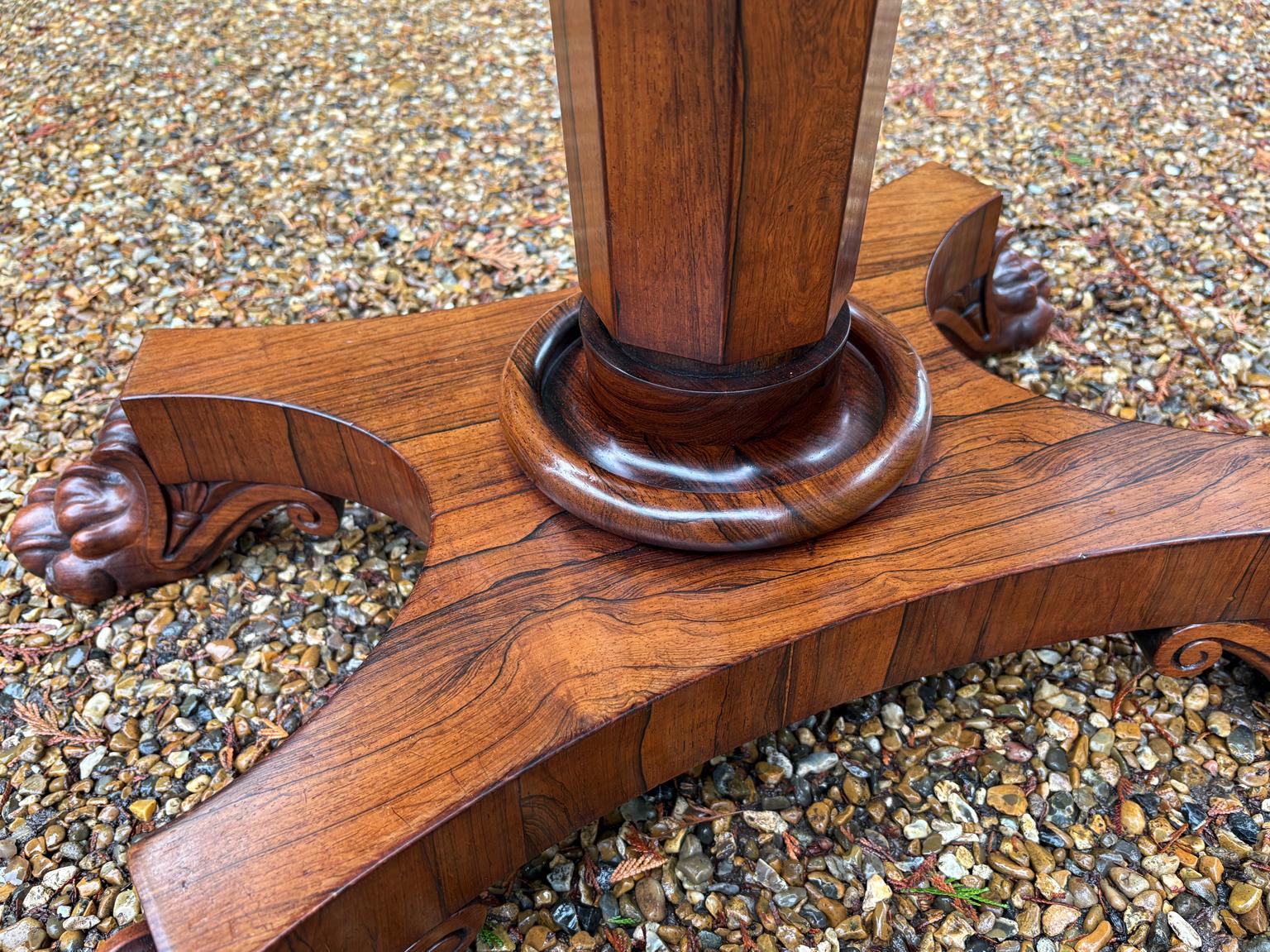 Table à cartes en bois de rose de style Régence du 19e siècle en vente 4