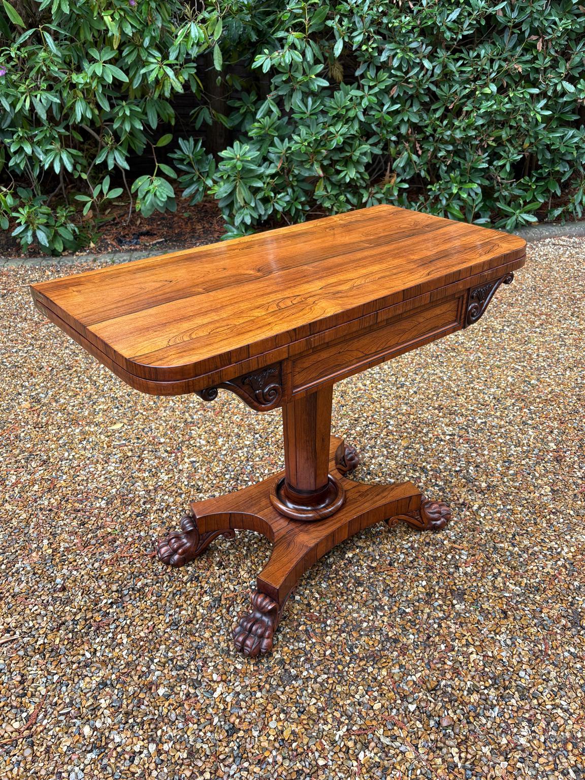Regency Table à cartes en bois de rose de style Régence du 19e siècle en vente