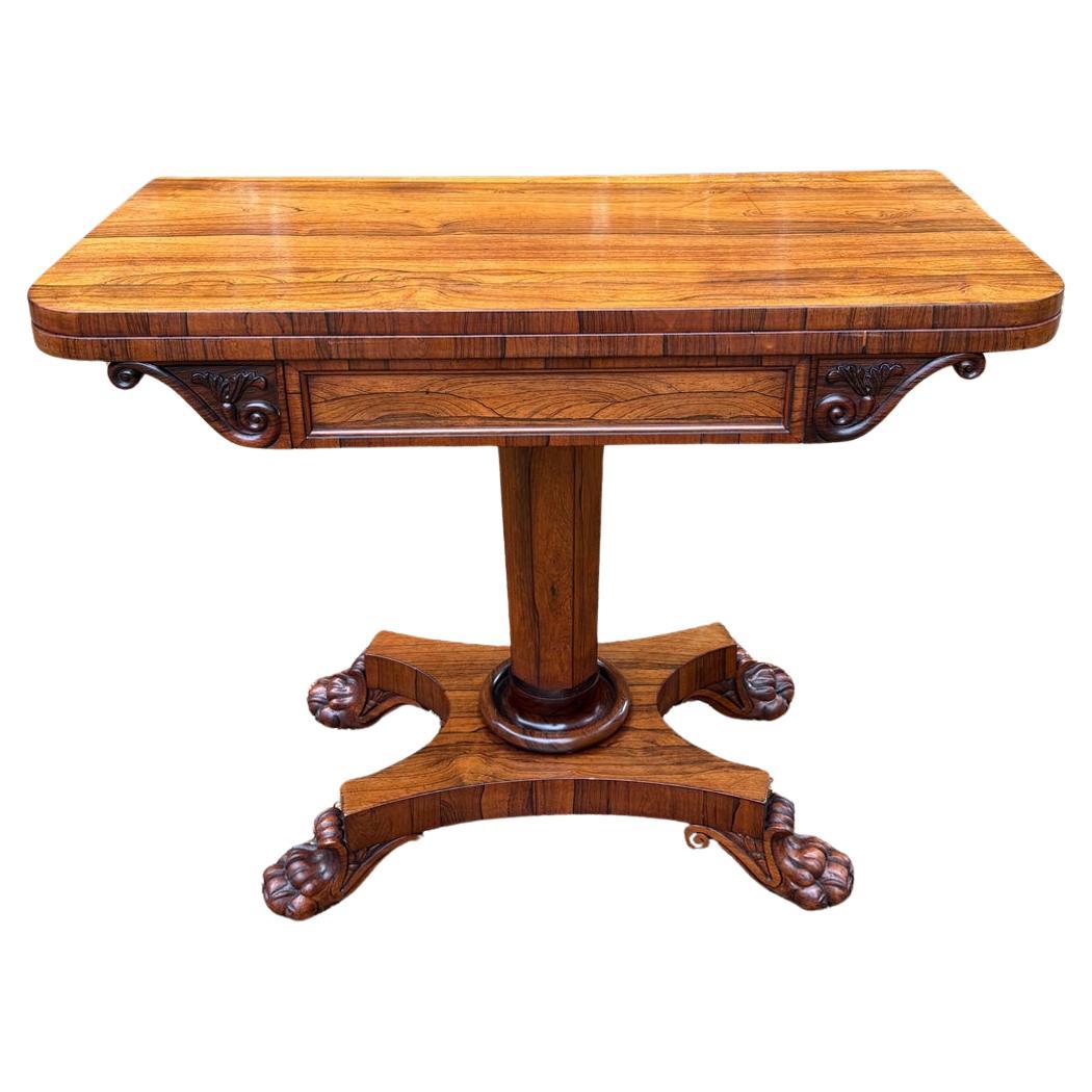 Table à cartes en bois de rose de style Régence du 19e siècle