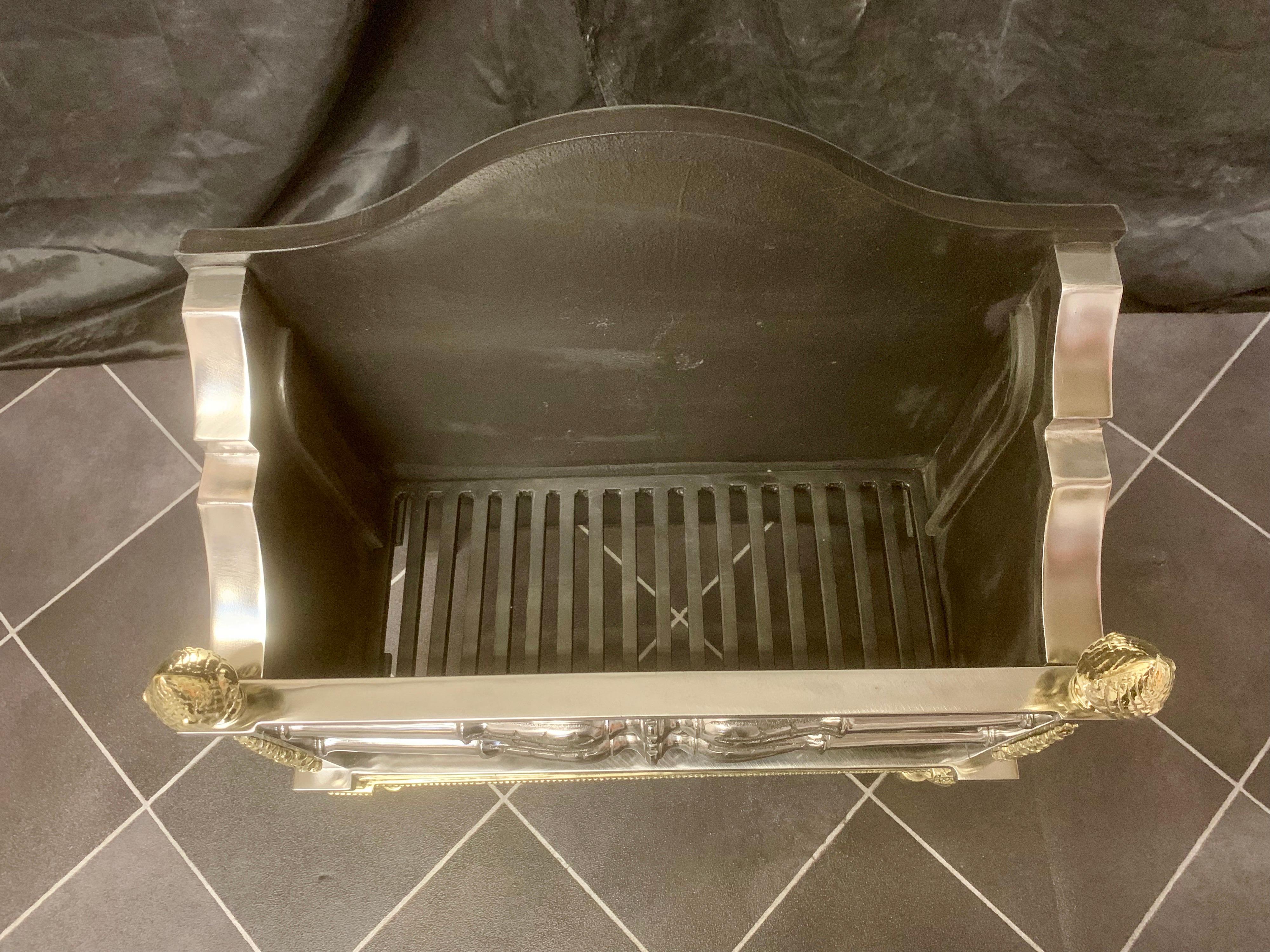 19th Century Regency Style Brass and Polished Steel Fire Grate Basket In Good Condition In Edinburgh, GB