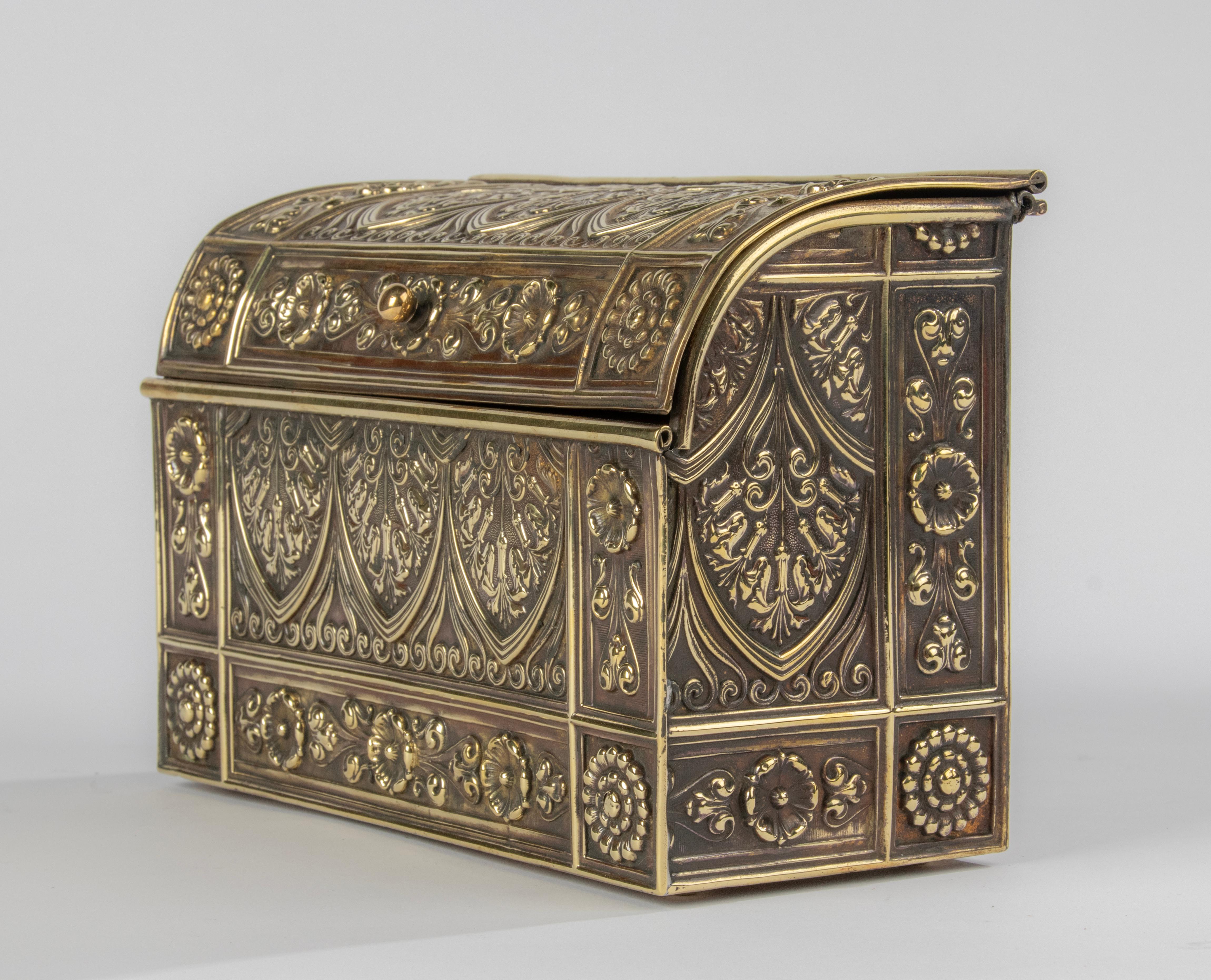 19th Century Regency style Copper Desktop Stationery Box For Sale 5