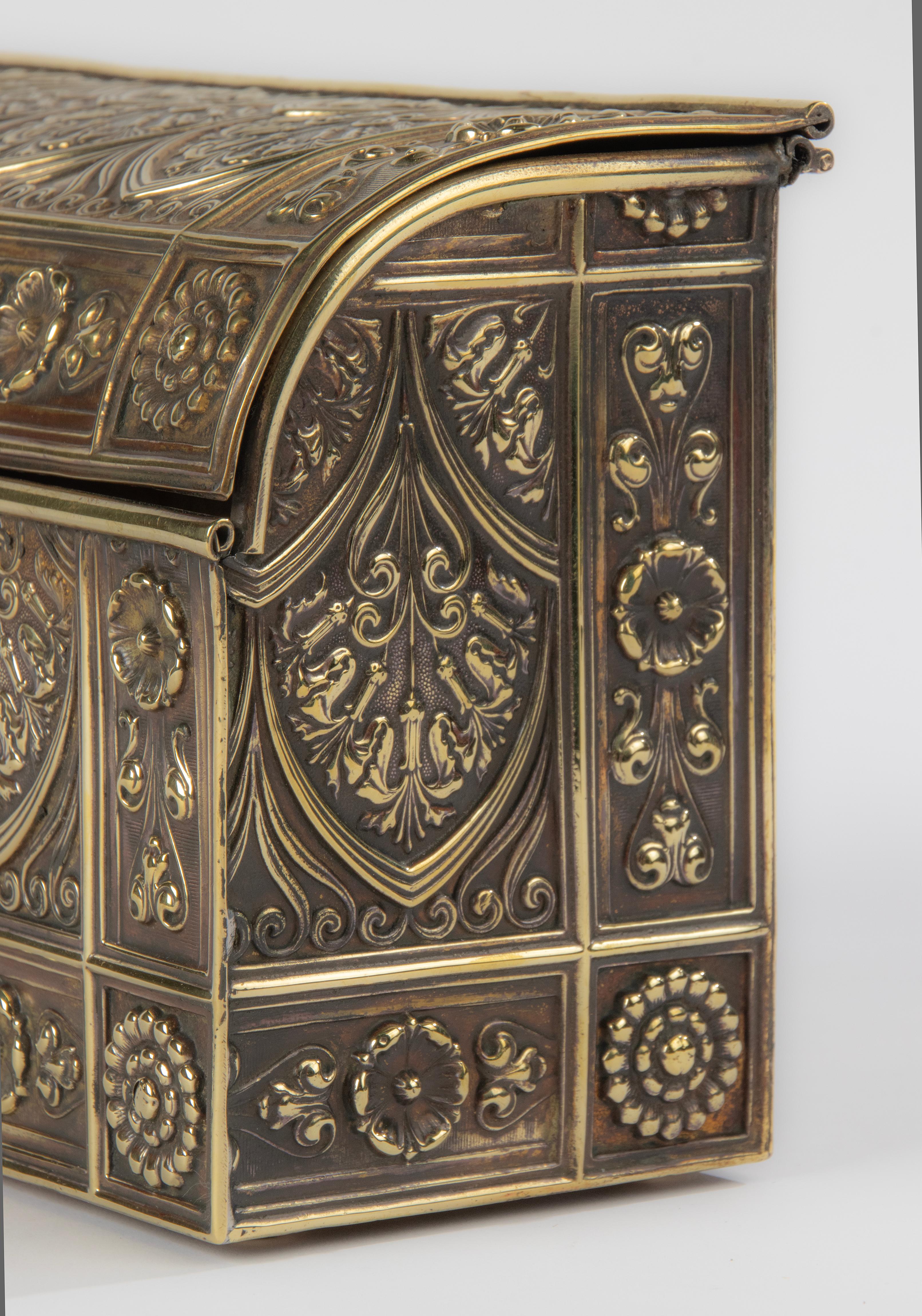 19th Century Regency style Copper Desktop Stationery Box For Sale 7