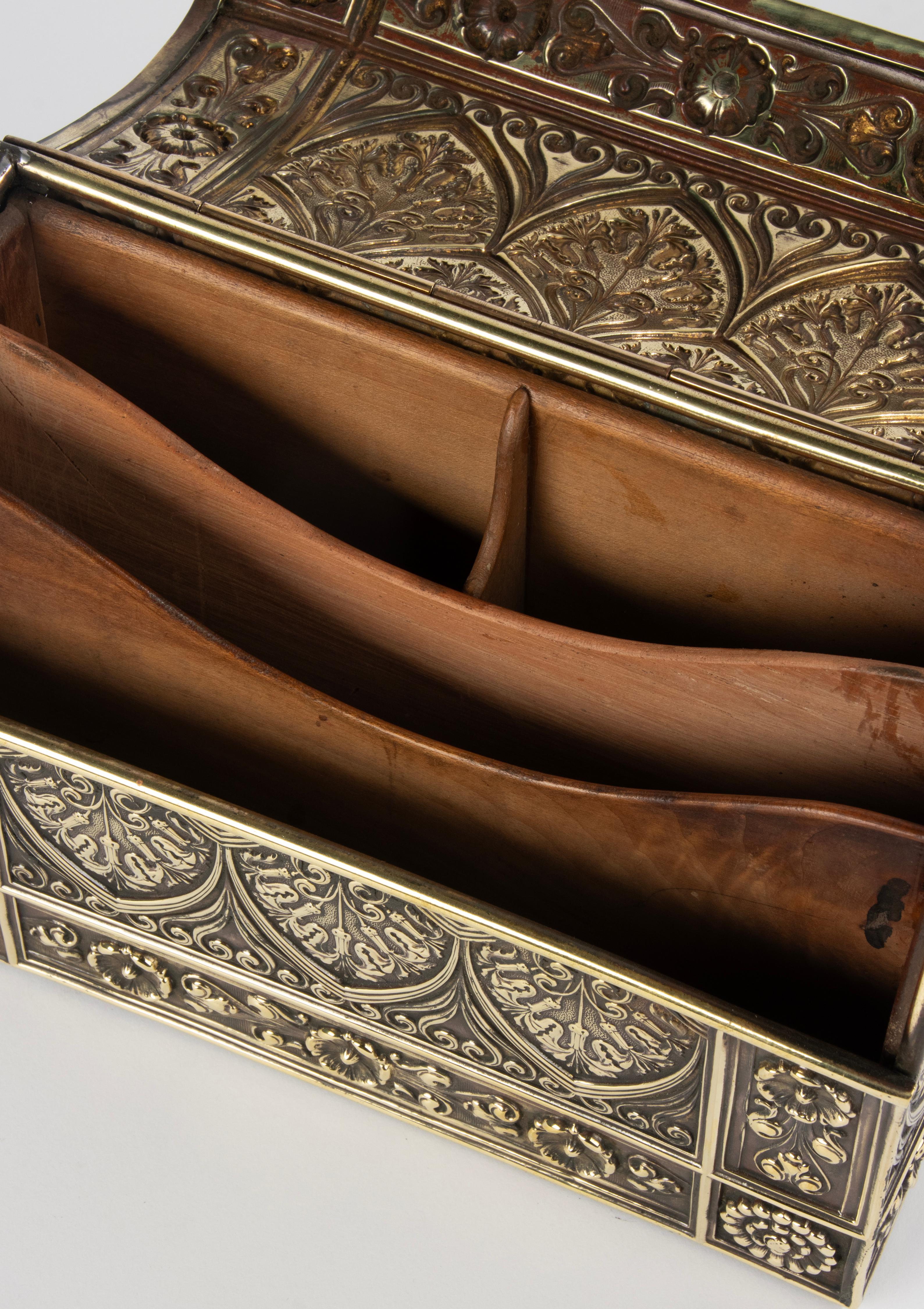 Boîte à papier en cuivre de style Régence du 19e siècle Bon état - En vente à Casteren, Noord-Brabant