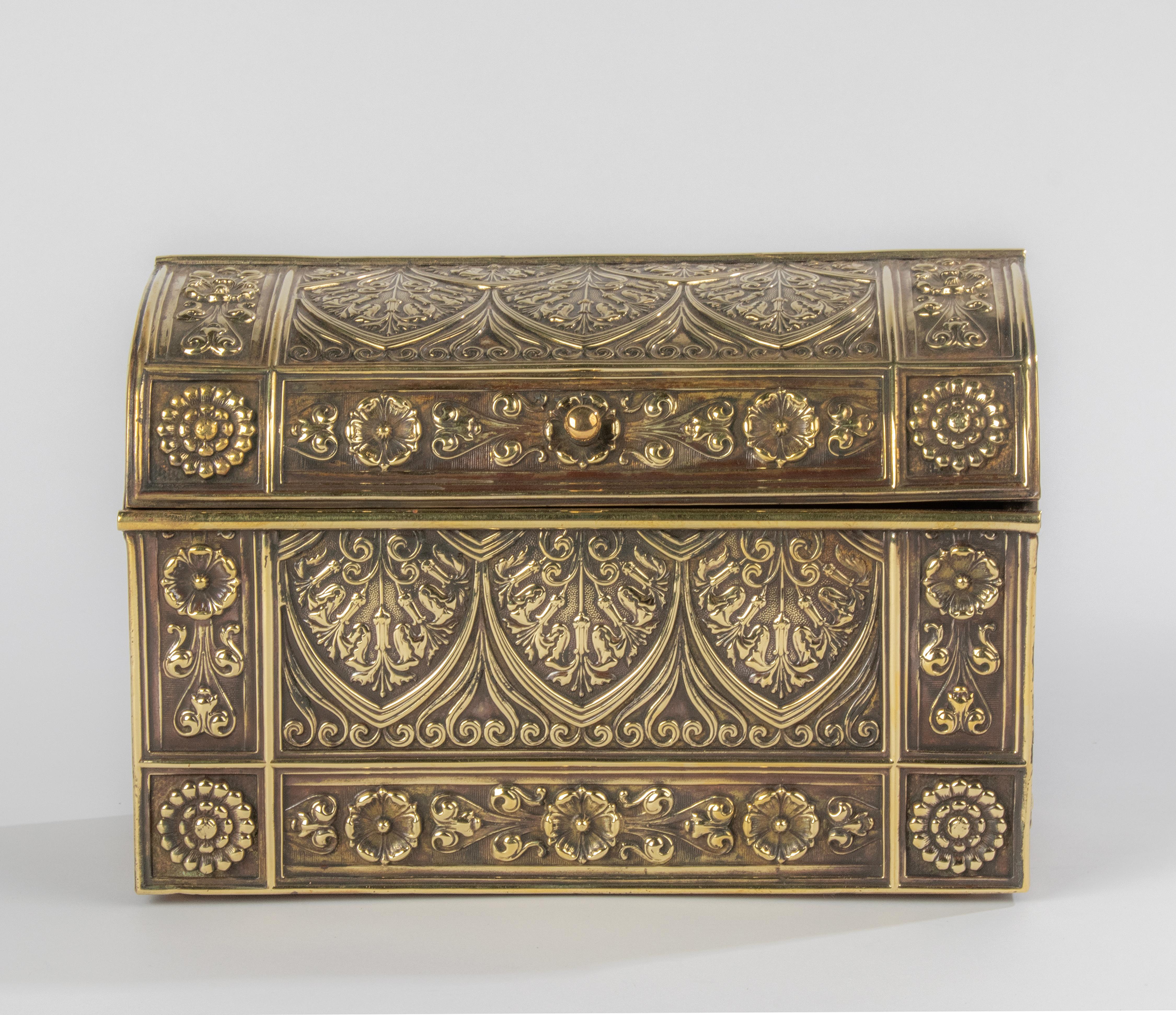 Fin du XIXe siècle Boîte à papier en cuivre de style Régence du 19e siècle en vente