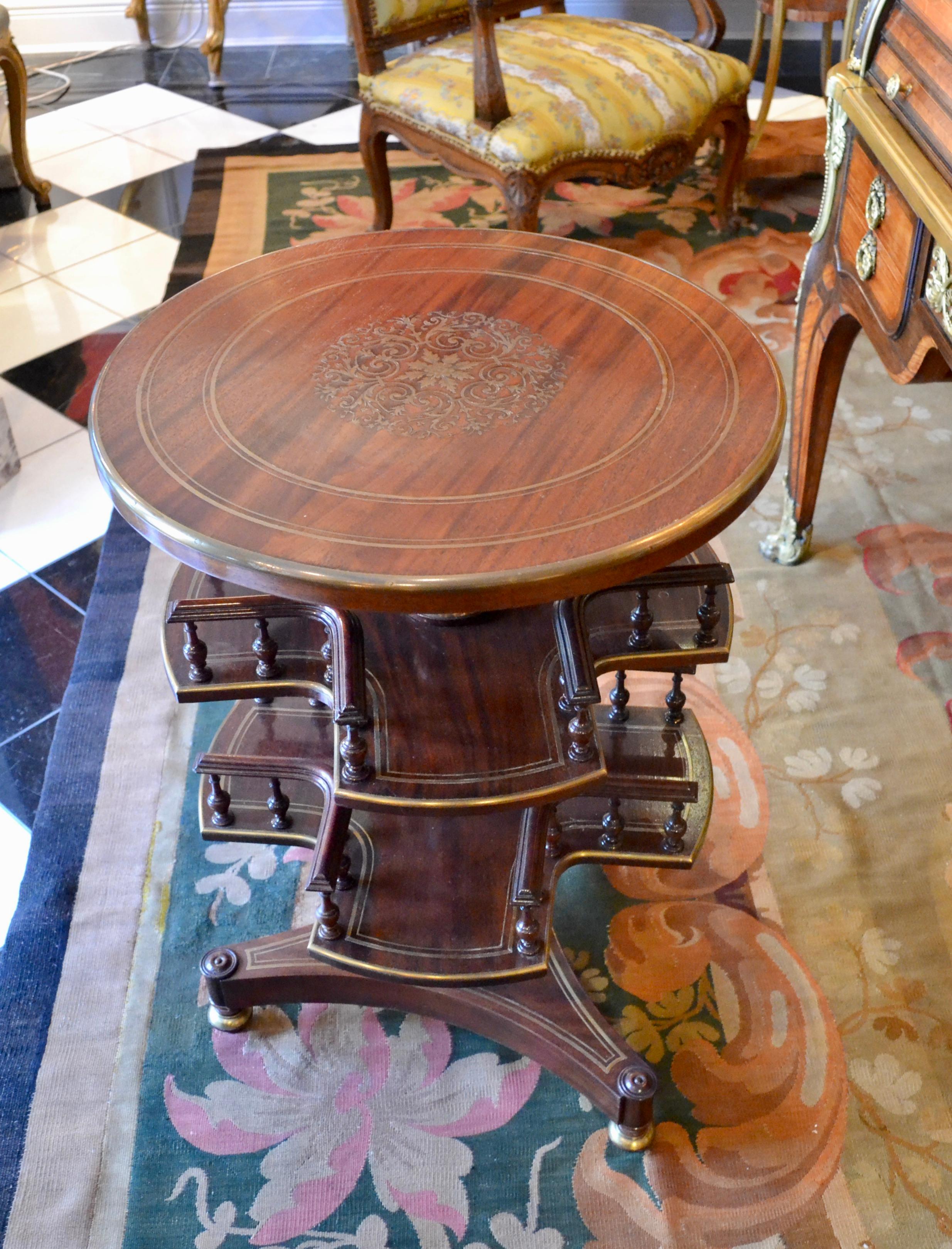 XIXe siècle table carrousel anglaise de style Regency du 19e siècle en vente