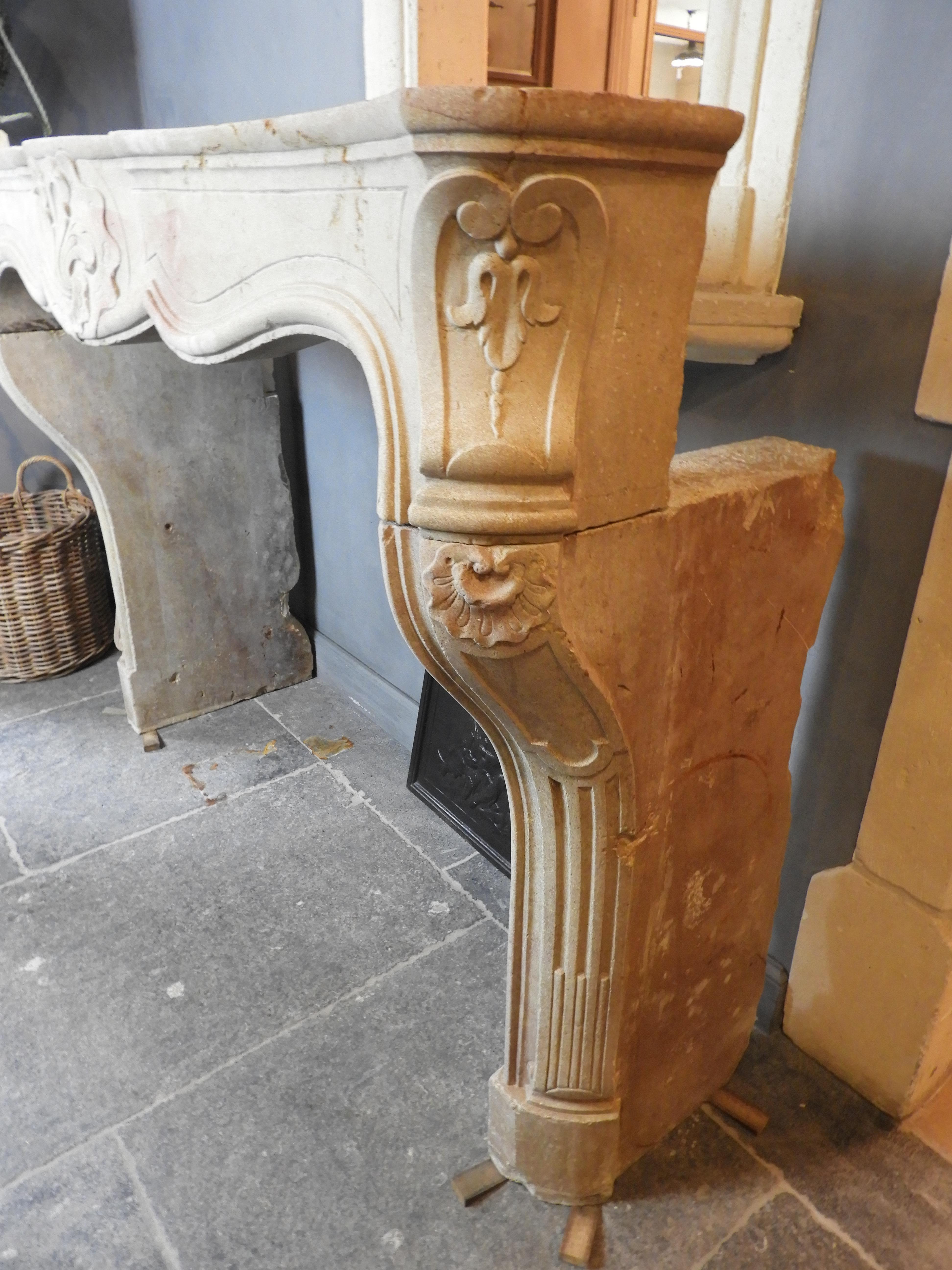 19th Century Regency Style Fireplace in Corton Stone from Burgundy For Sale 3