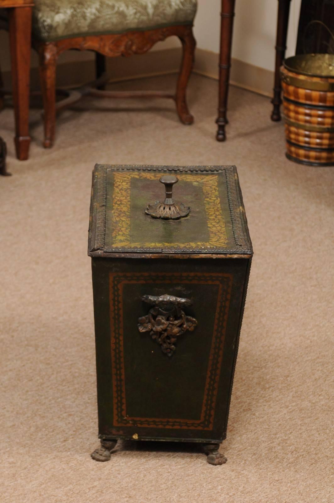 19th Century Regency Style Green Painted Coal Hod with Gilt Decoration 2