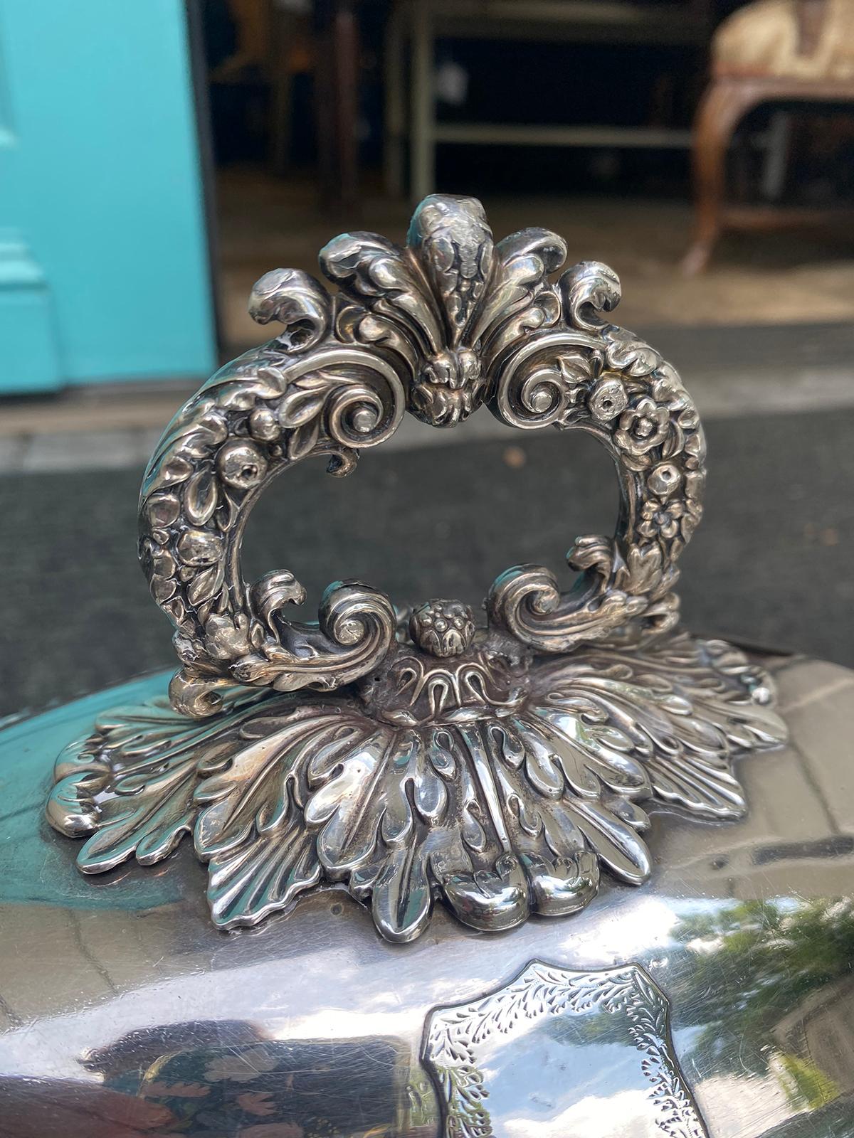Zuppiera in argento Sheffield del 19° secolo in stile Regency con stemmi in sterline in vendita 7
