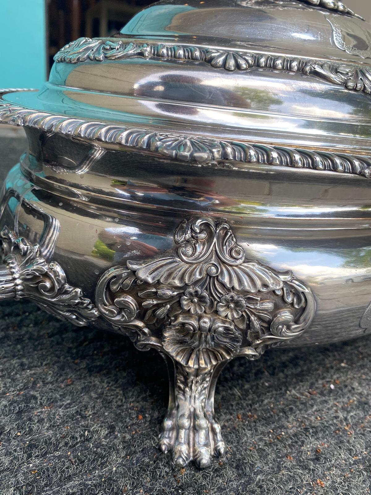 Zuppiera in argento Sheffield del 19° secolo in stile Regency con stemmi in sterline in vendita 4