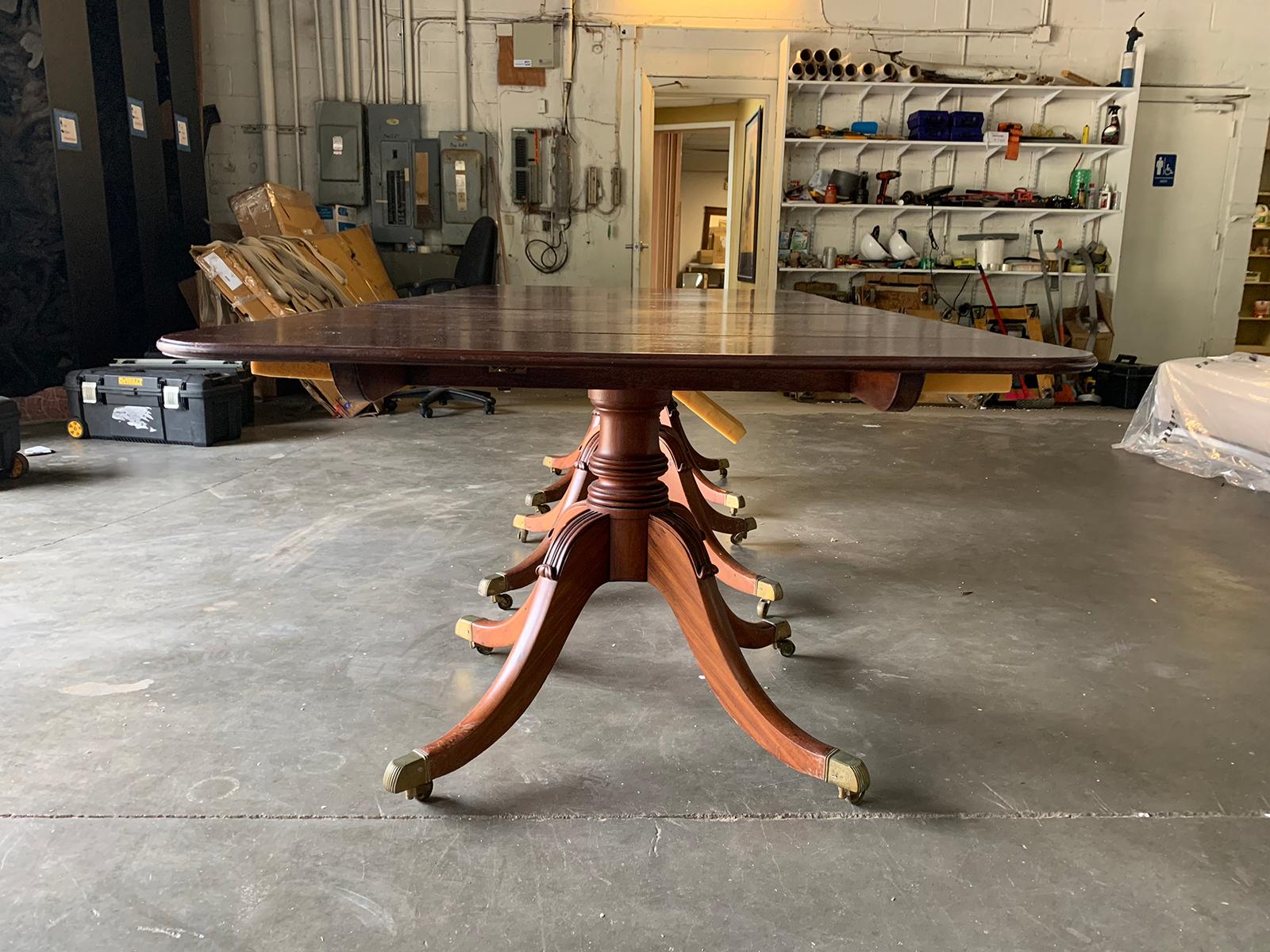 19th Century Regency Style Triple Pedestal Dining Table with Three Leaves In Good Condition In Atlanta, GA