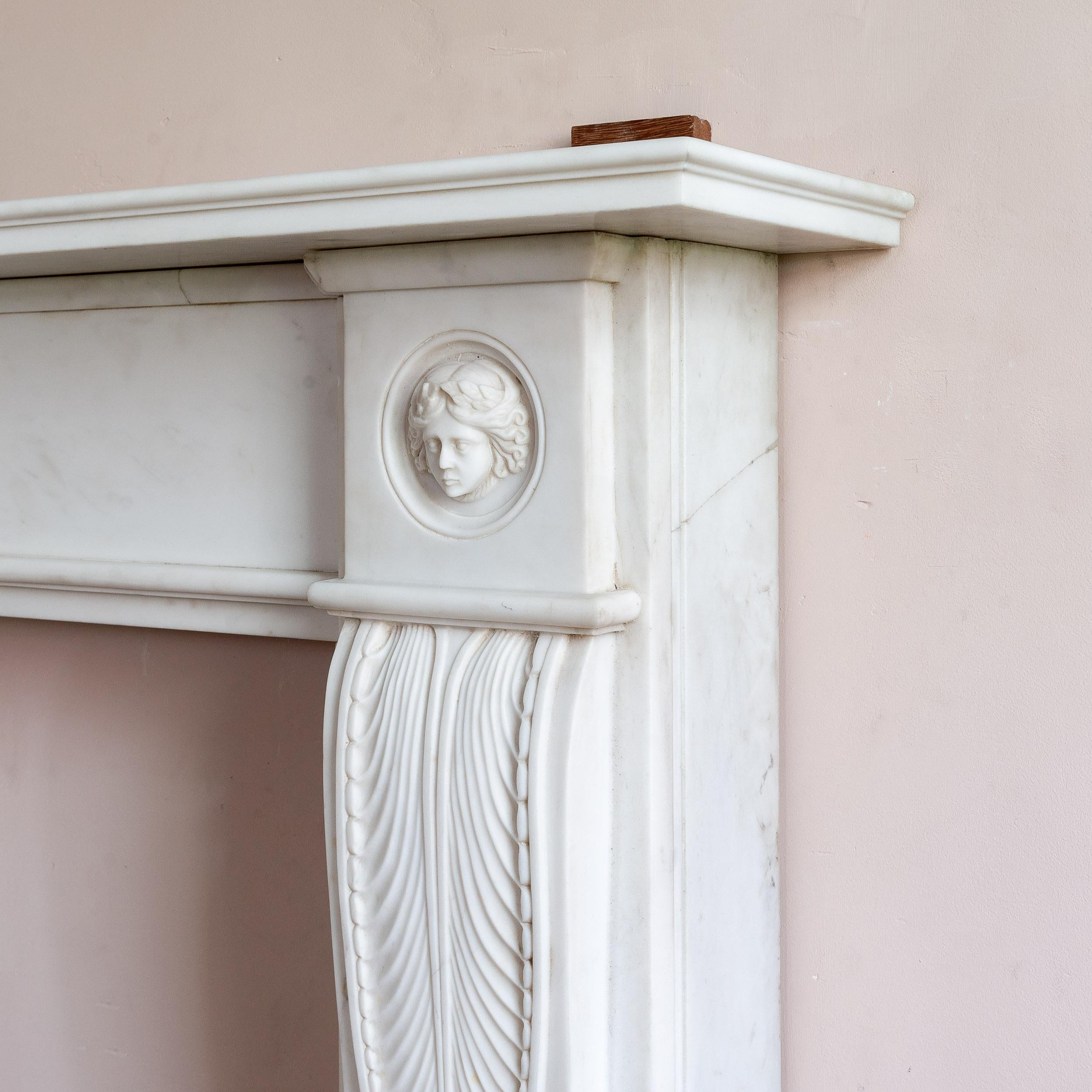 19th Century Regency Style White Marble Fireplace in vendita 7