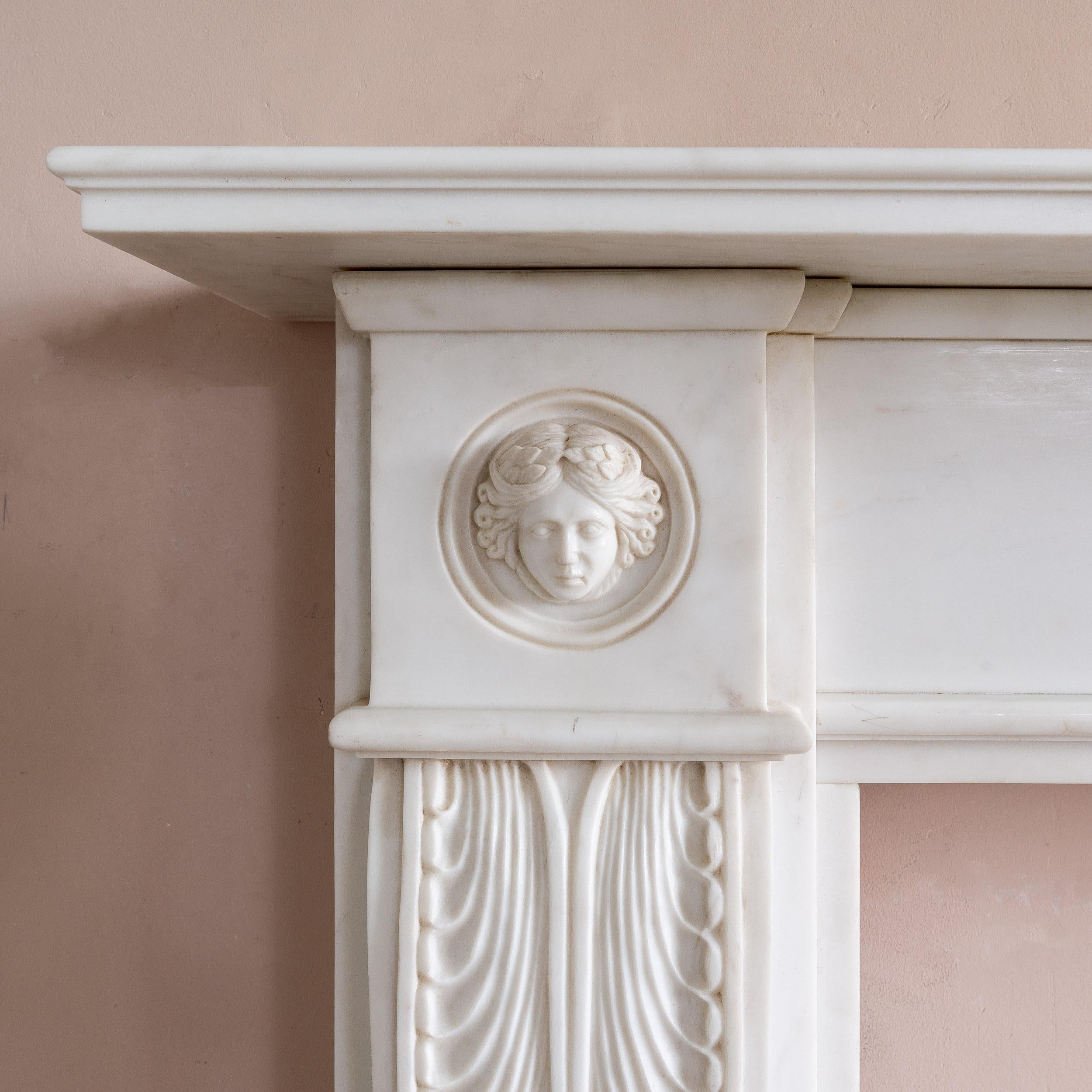 19th Century Regency Style White Marble Fireplace In condizioni buone in vendita a London, GB