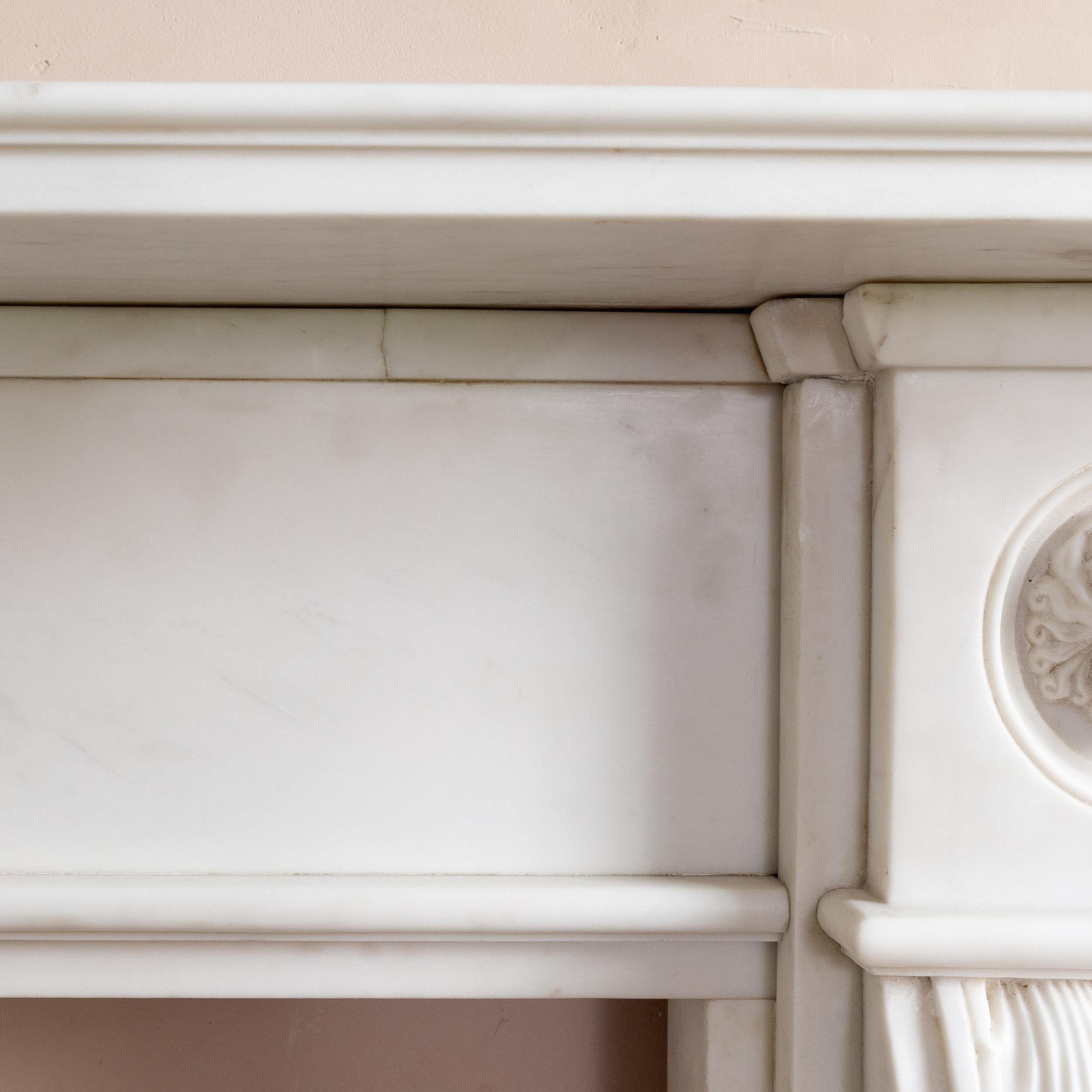 XXI secolo e contemporaneo 19th Century Regency Style White Marble Fireplace in vendita