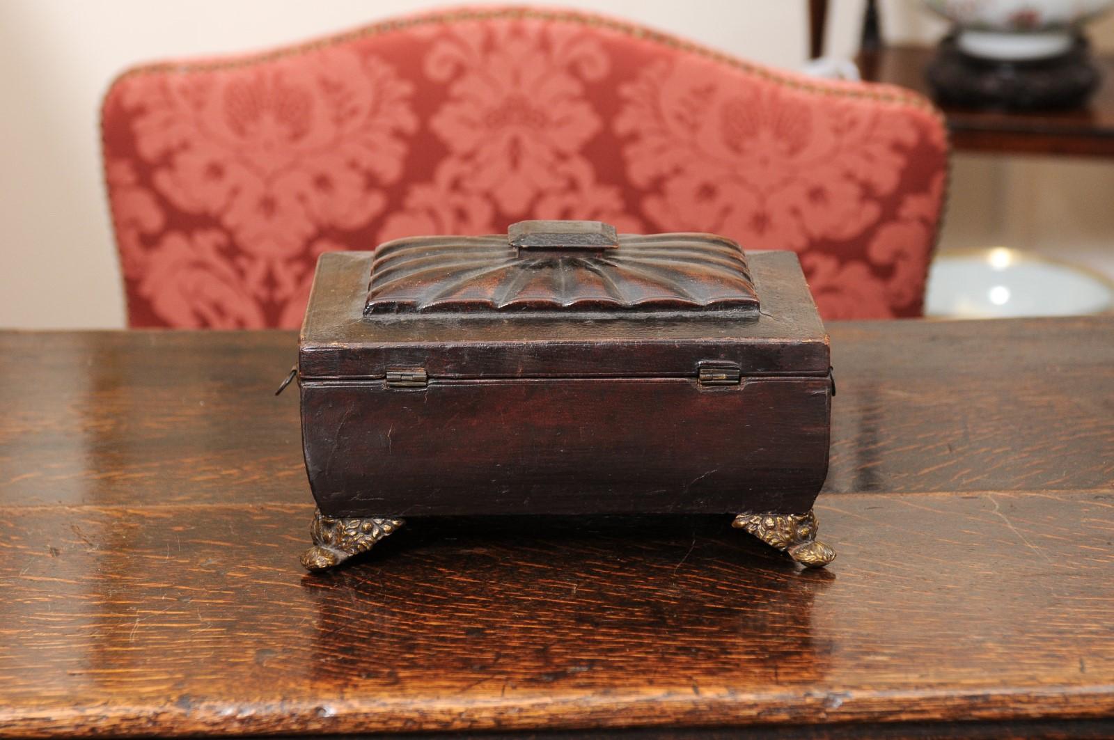 Boîte de travail en cuir toilé de style Régence du 19e siècle en vente 5