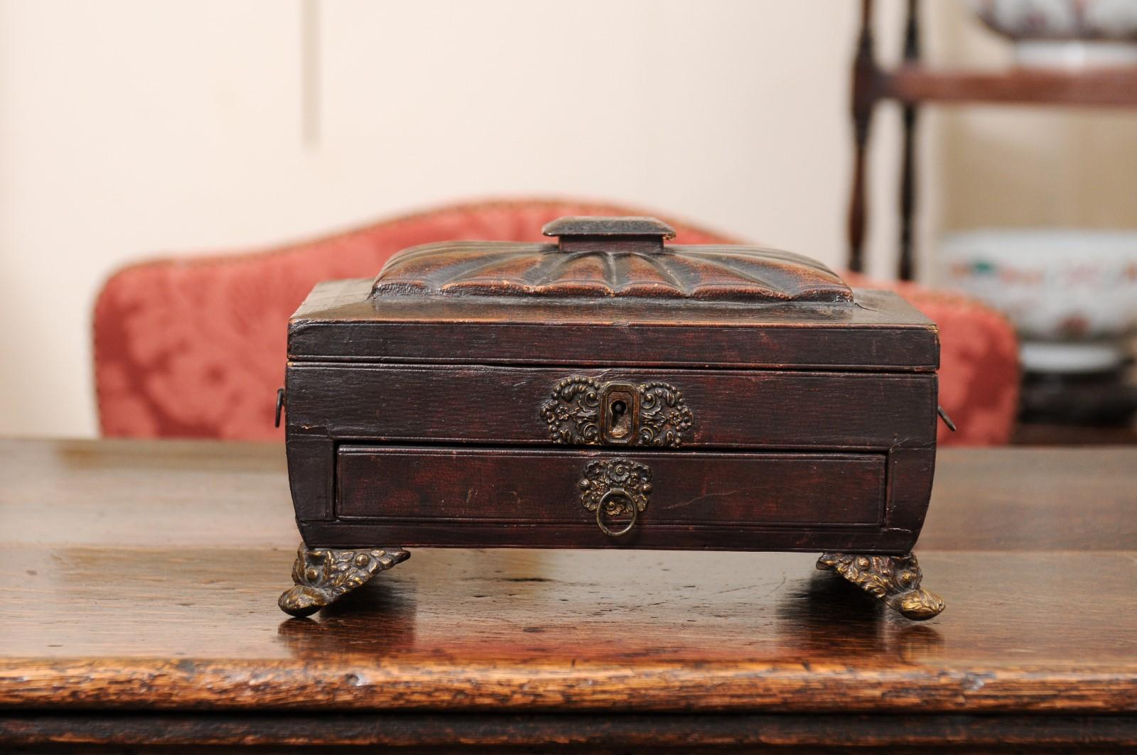 Boîte de travail en cuir toilé de style Régence du 19e siècle en vente 10