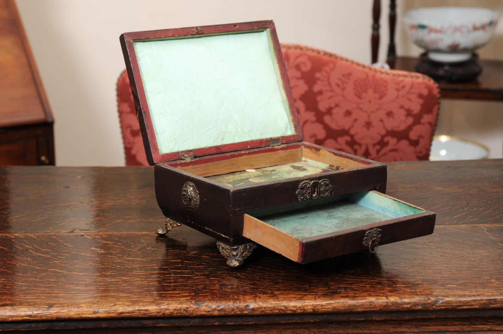 Boîte de travail en cuir toilé de style Régence du 19e siècle en vente 1