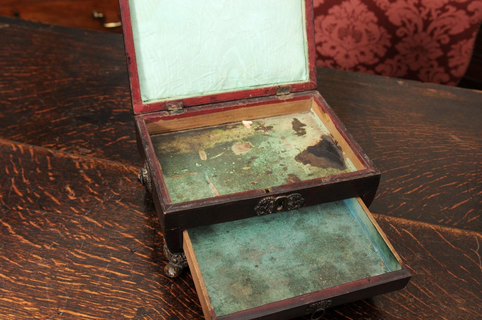 Boîte de travail en cuir toilé de style Régence du 19e siècle en vente 2