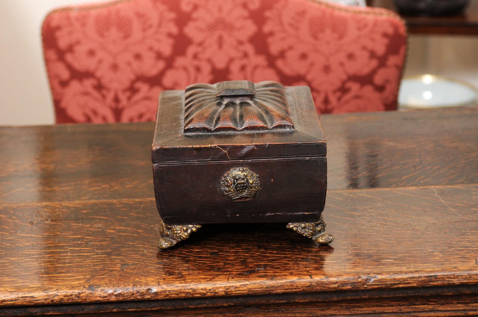 Boîte de travail en cuir toilé de style Régence du 19e siècle en vente 3