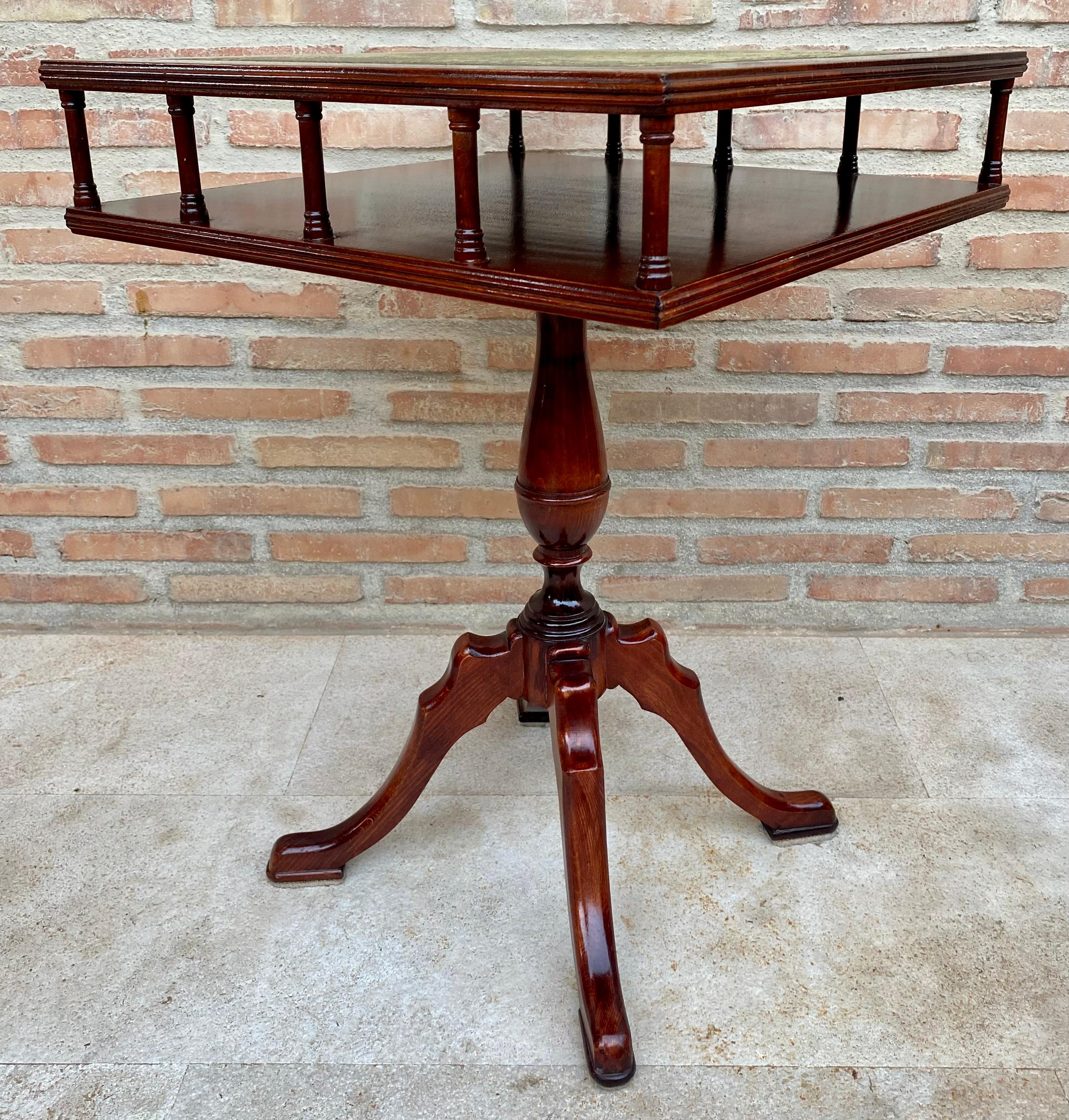 British 19th Century Regency Wood Game Table with Green Leather Top, 1890s For Sale