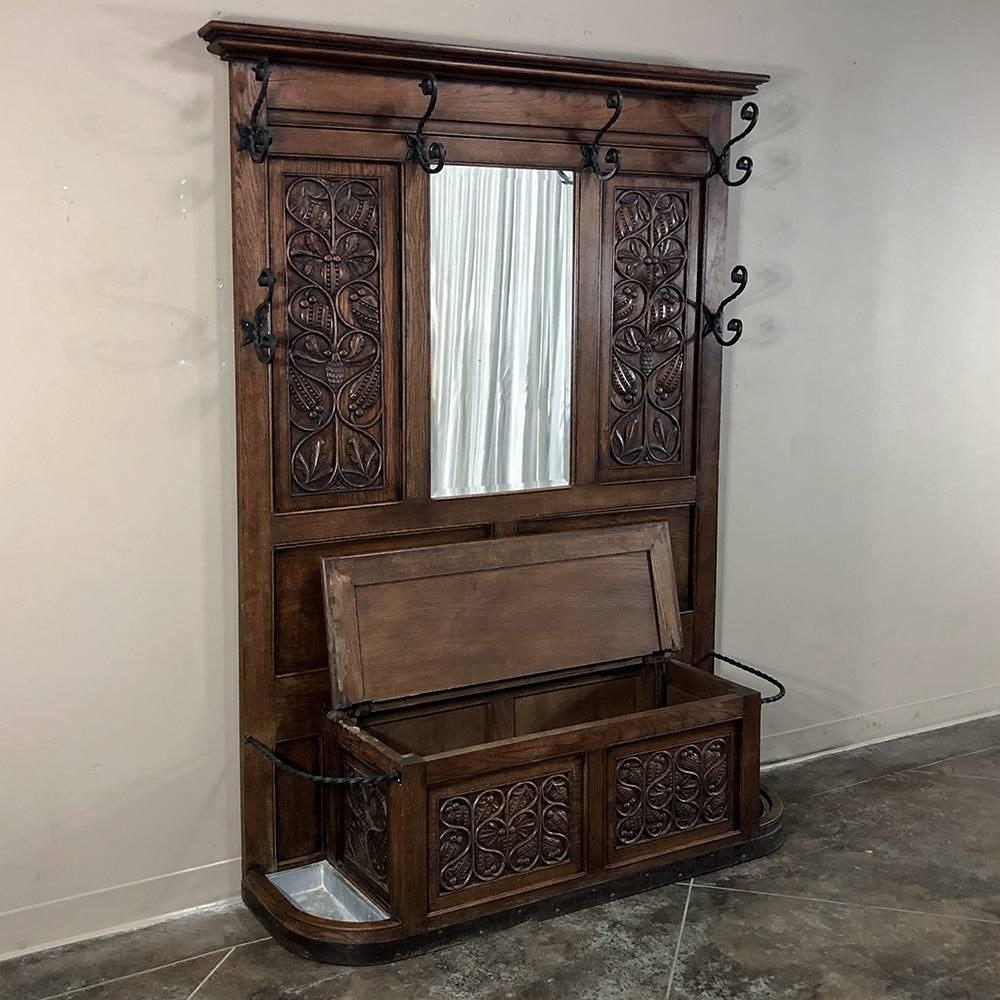 French 19th Century Renaissance Hand-Carved Oak Hall Tree with Hall Bench
