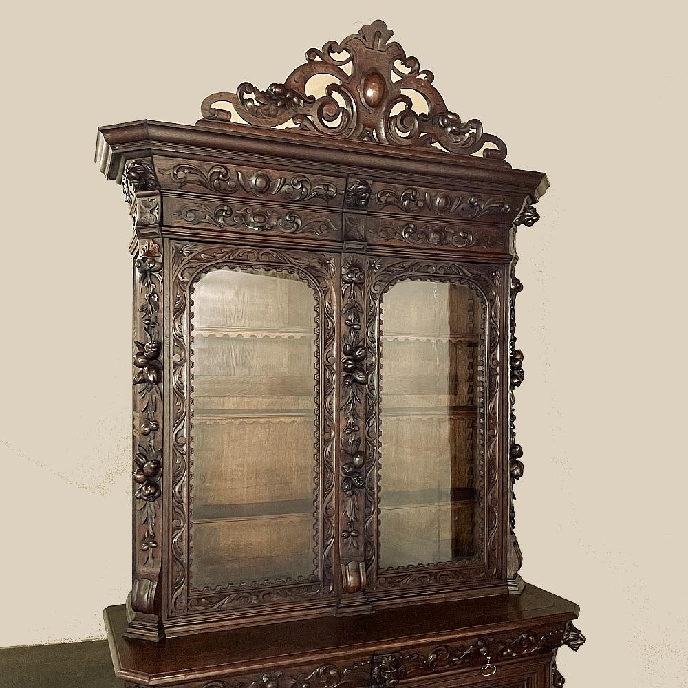 Hand-Carved 19th Century Renaissance Revival Bookcase For Sale