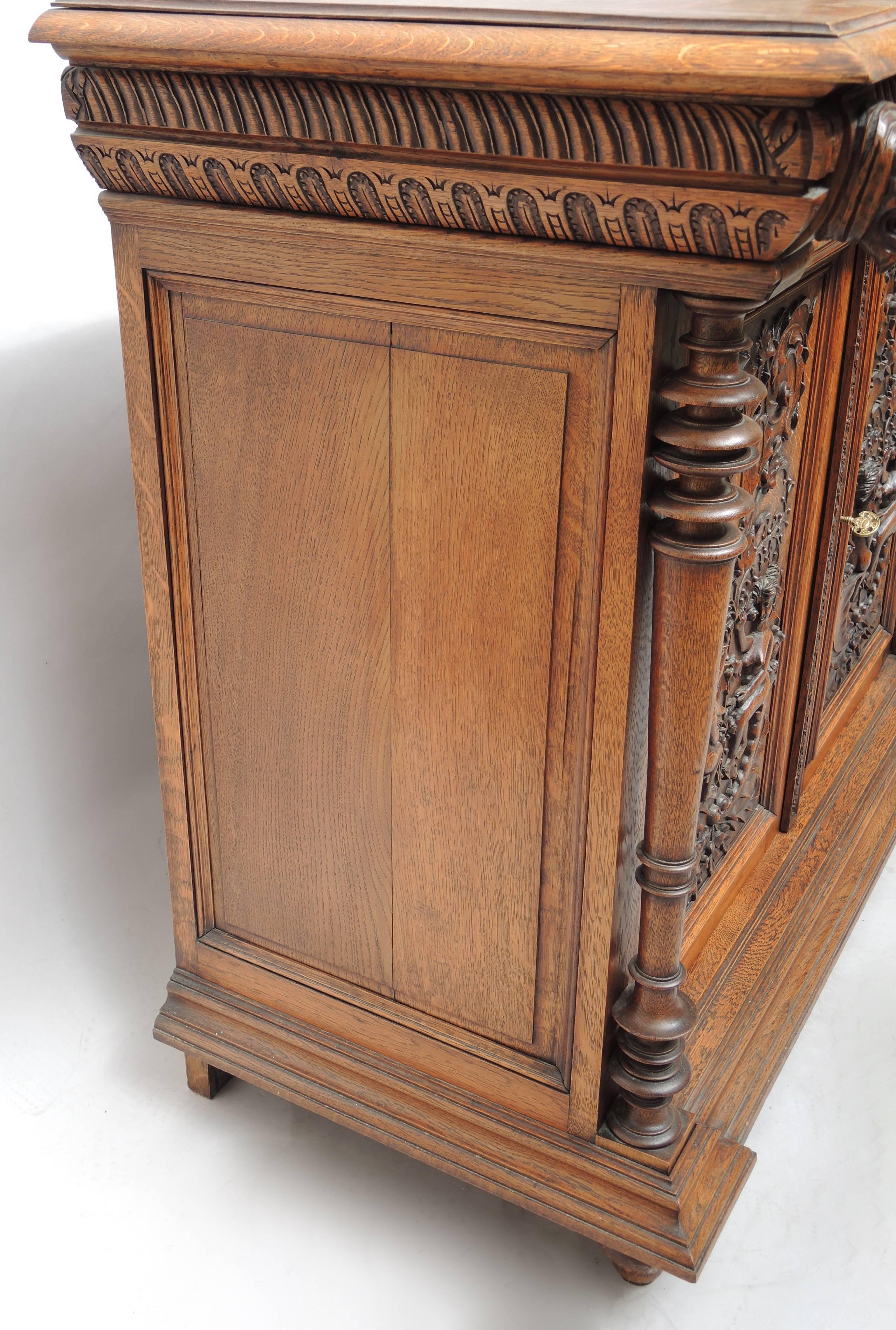 19th Century Renaissance Revival Buffet Cabinet with Ornate Carving For Sale 3