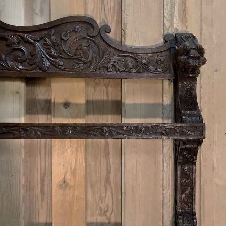 19th Century Renaissance Revival Carved Wood Wall Shelf For Sale 3