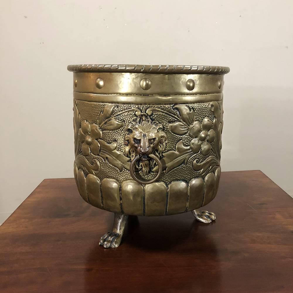 19th century Renaissance revival fleur-de-lis embossed brass jardiniere - planter makes the perfect display vehicle for your live potted plants and flowers, all the while adding a special old world touch!
circa 1880s
Measures: 13 height x 14 in