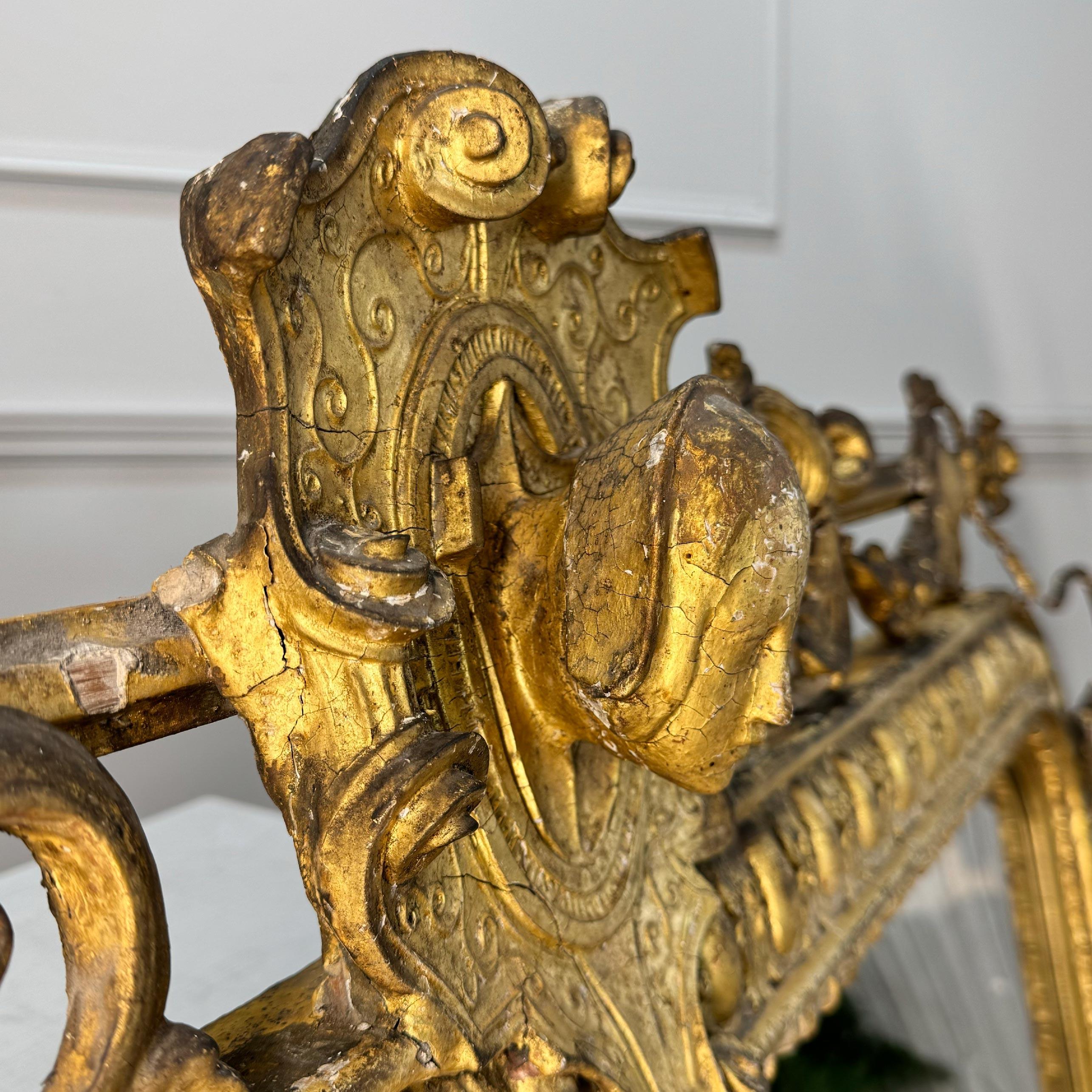 Milieu du XIXe siècle Miroir à trumeau en bois doré du XIXe siècle, Renaissance Revive en vente
