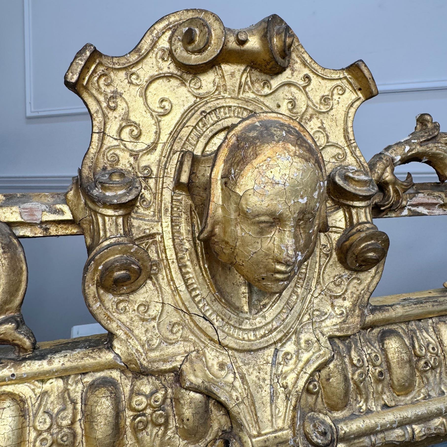 Gesso Miroir à trumeau en bois doré du XIXe siècle, Renaissance Revive en vente