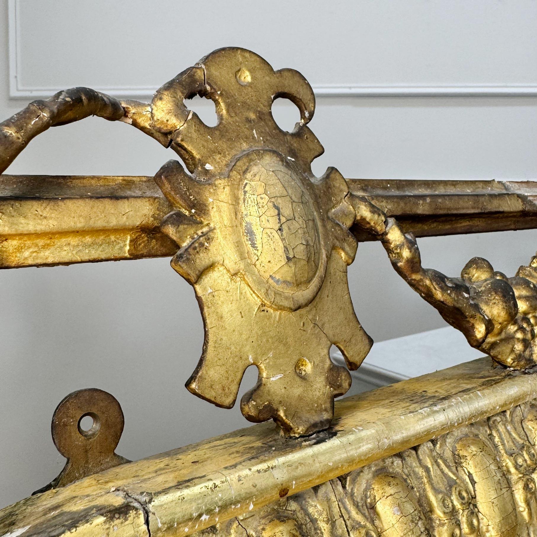 Miroir à trumeau en bois doré du XIXe siècle, Renaissance Revive en vente 1