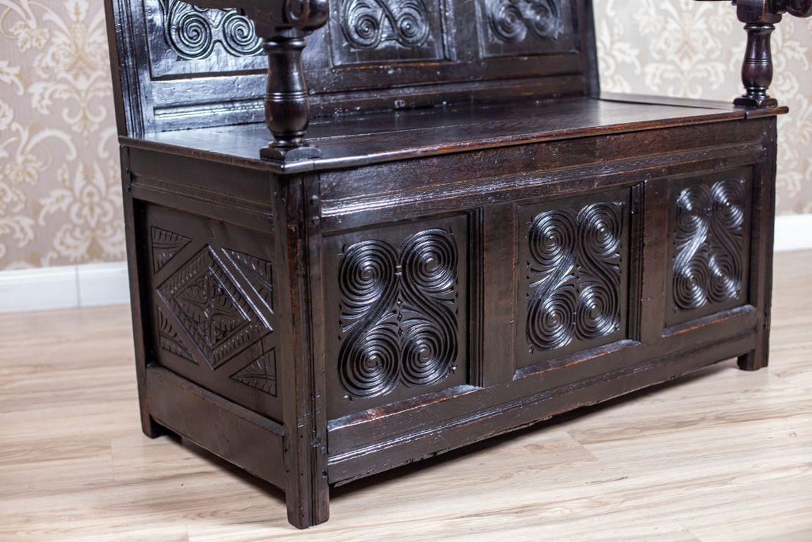 European 19th-Century Renaissance Revival Oak Bench in Dark Brown For Sale