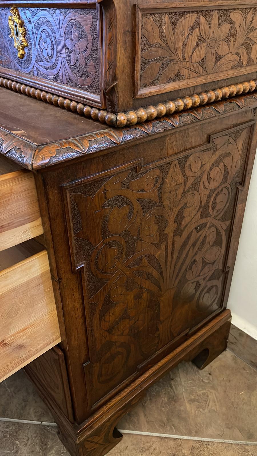 19th Century Renaissance Revival Oak Hand Carved Cabinet Bookcase For Sale 8
