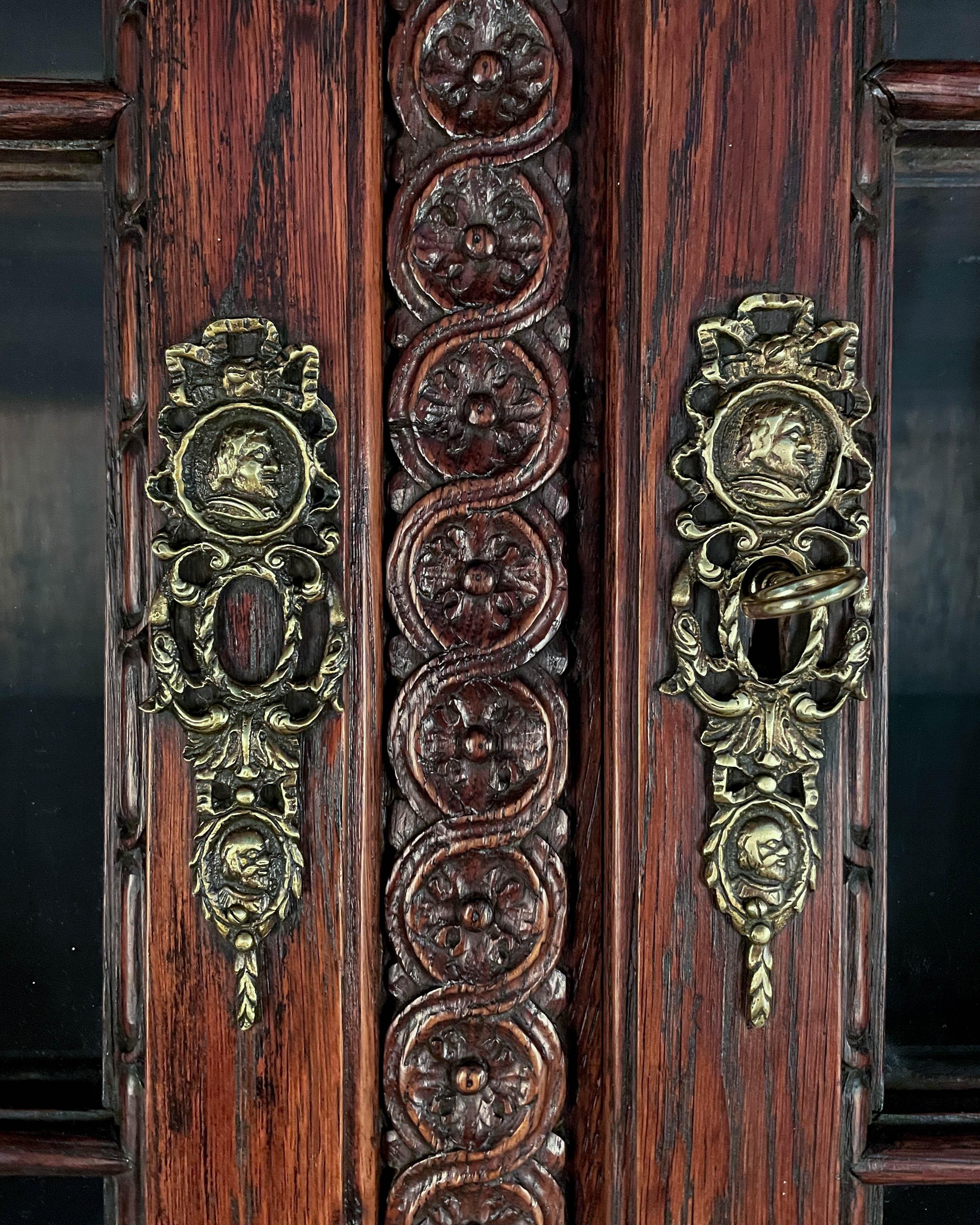 19th Century Renaissance Style Belgian Buffet À Deux Corps or Cabinet For Sale 11