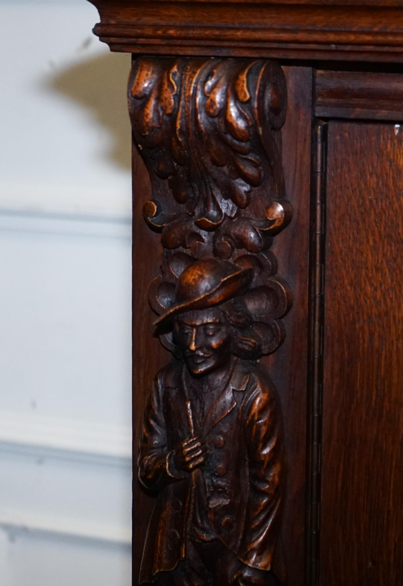 Fatto a mano CABINET IN NOCE FRANZATO IN STILE RINASCITA DEL 19° SECOLO CON SCATOLETTE in vendita