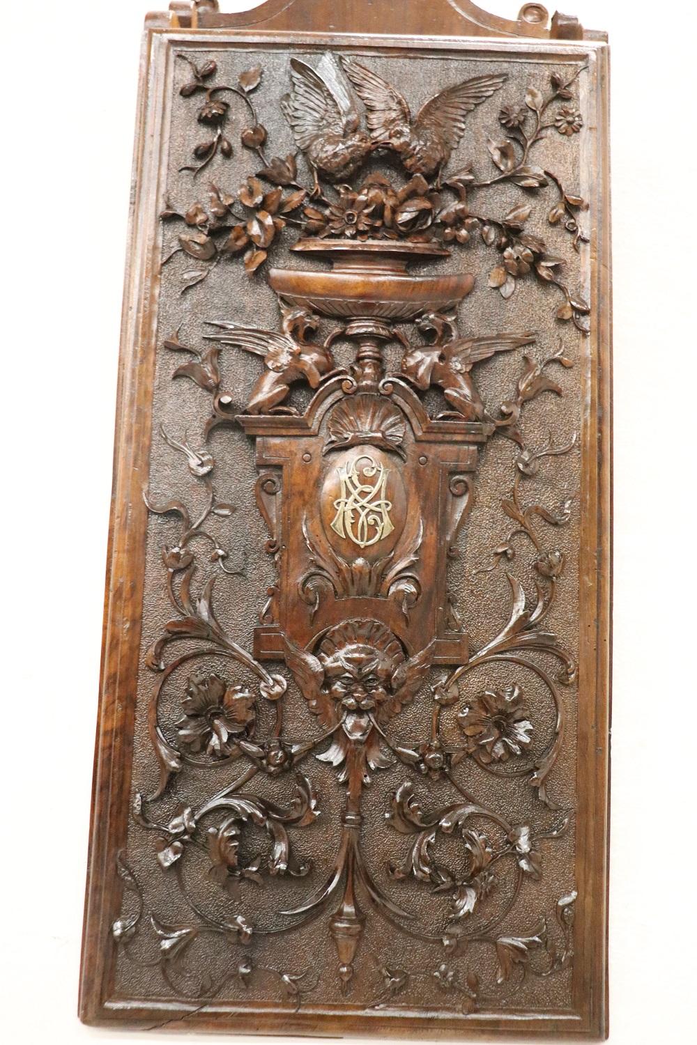 19th Century Renaissance Style Wall Magazine Rack in Hand Carved Walnut For Sale 4