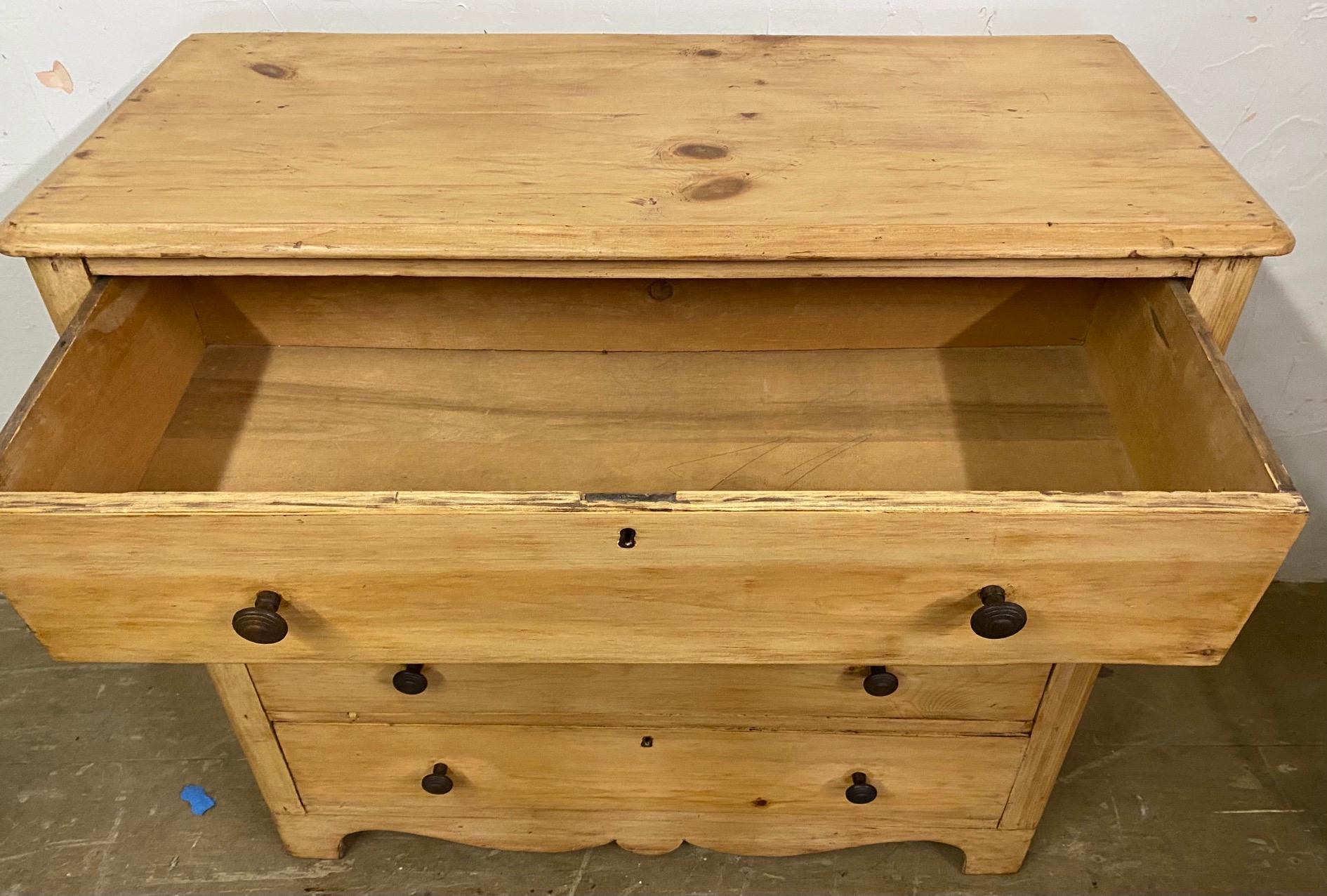 19th Century Regency Style Pine Chest of Drawers In Good Condition In Sheffield, MA
