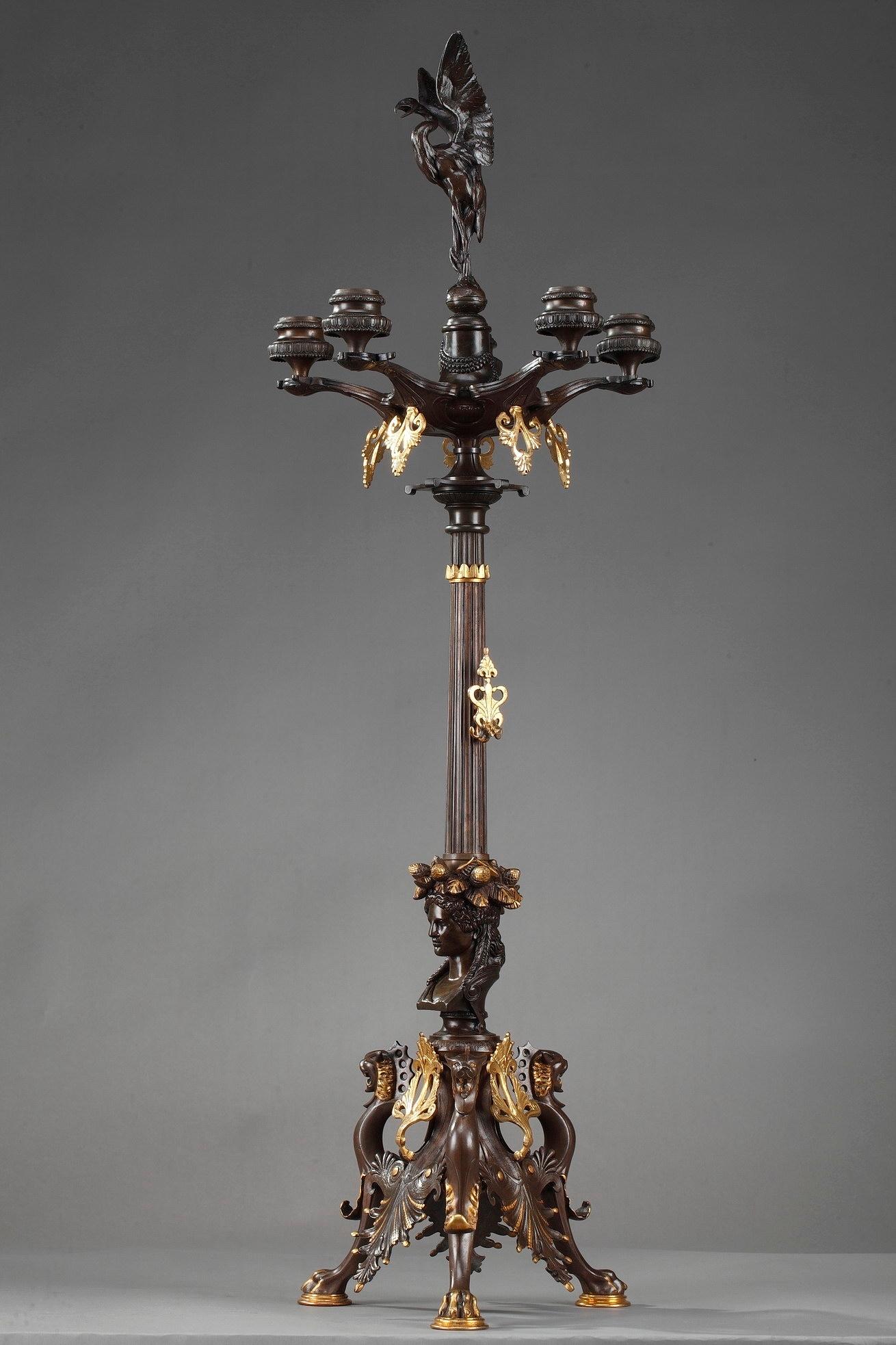 Grand candélabre en bronze de style néo-grec de la Restauration du 19ème siècle en vente 8