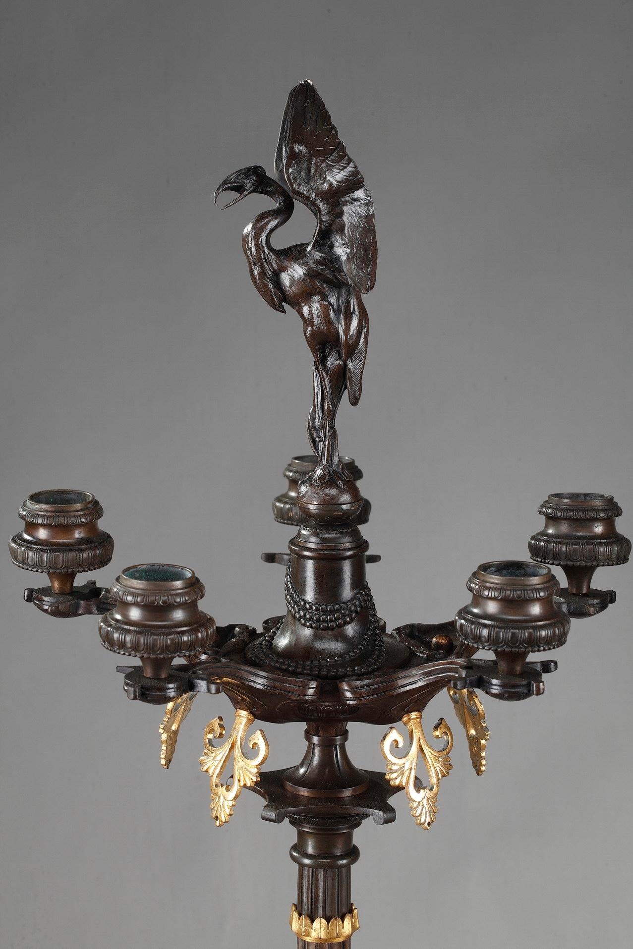 Doré Grand candélabre en bronze de style néo-grec de la Restauration du 19ème siècle en vente