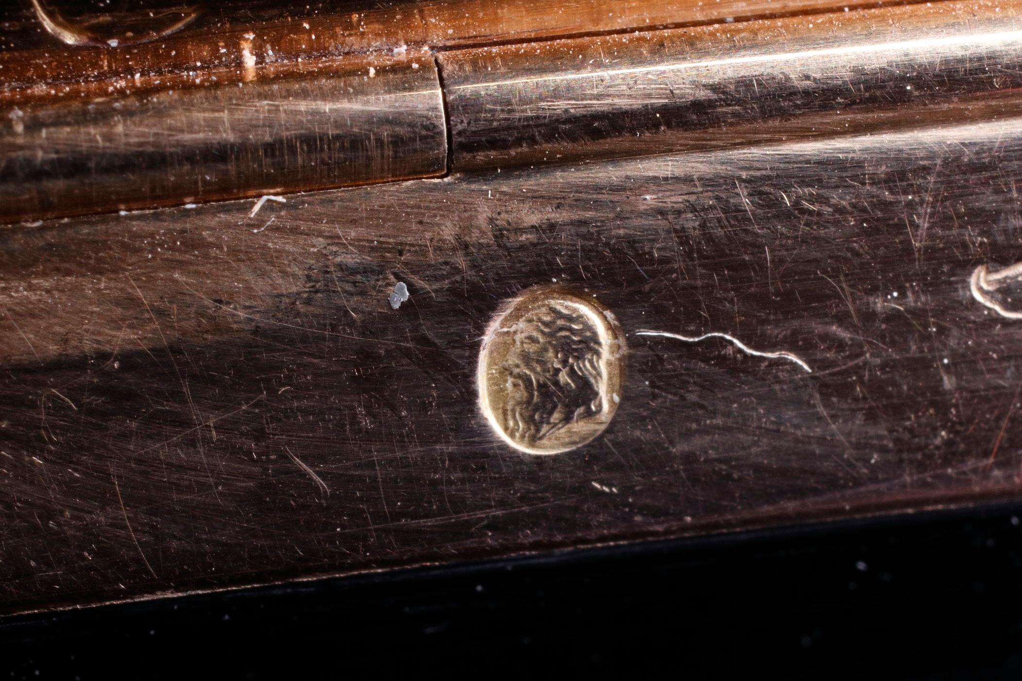 restaurierte Schnupftabakdose mit Mikromosaik aus dem 19 im Zustand „Gut“ im Angebot in Paris, FR