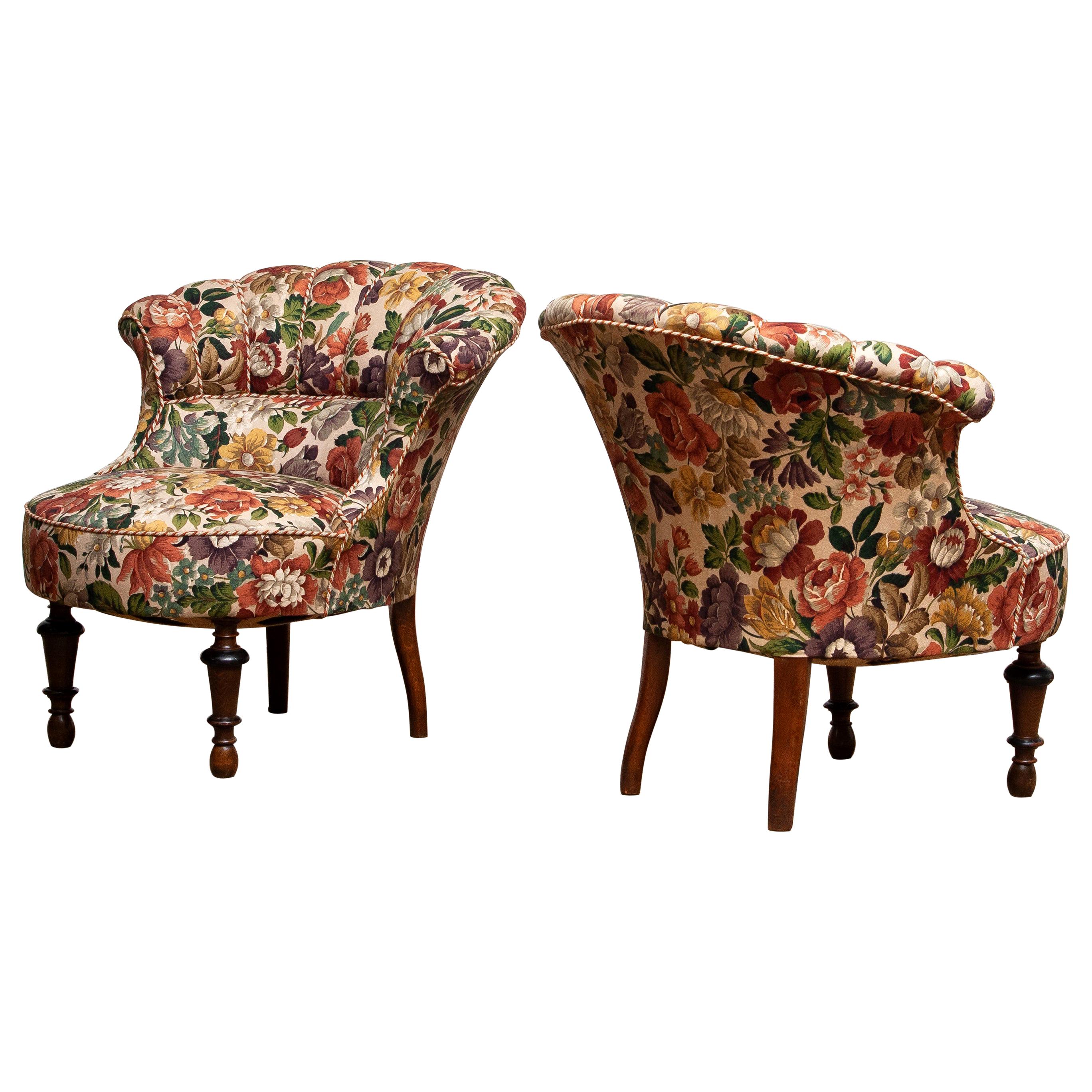 Beautiful and completely restored set of two, French Napoleon III slipper chairs from the 19th century, covered with floral printed fabric.
New fabric, bindings, springs.
The overall condition of these two chairs is very good!