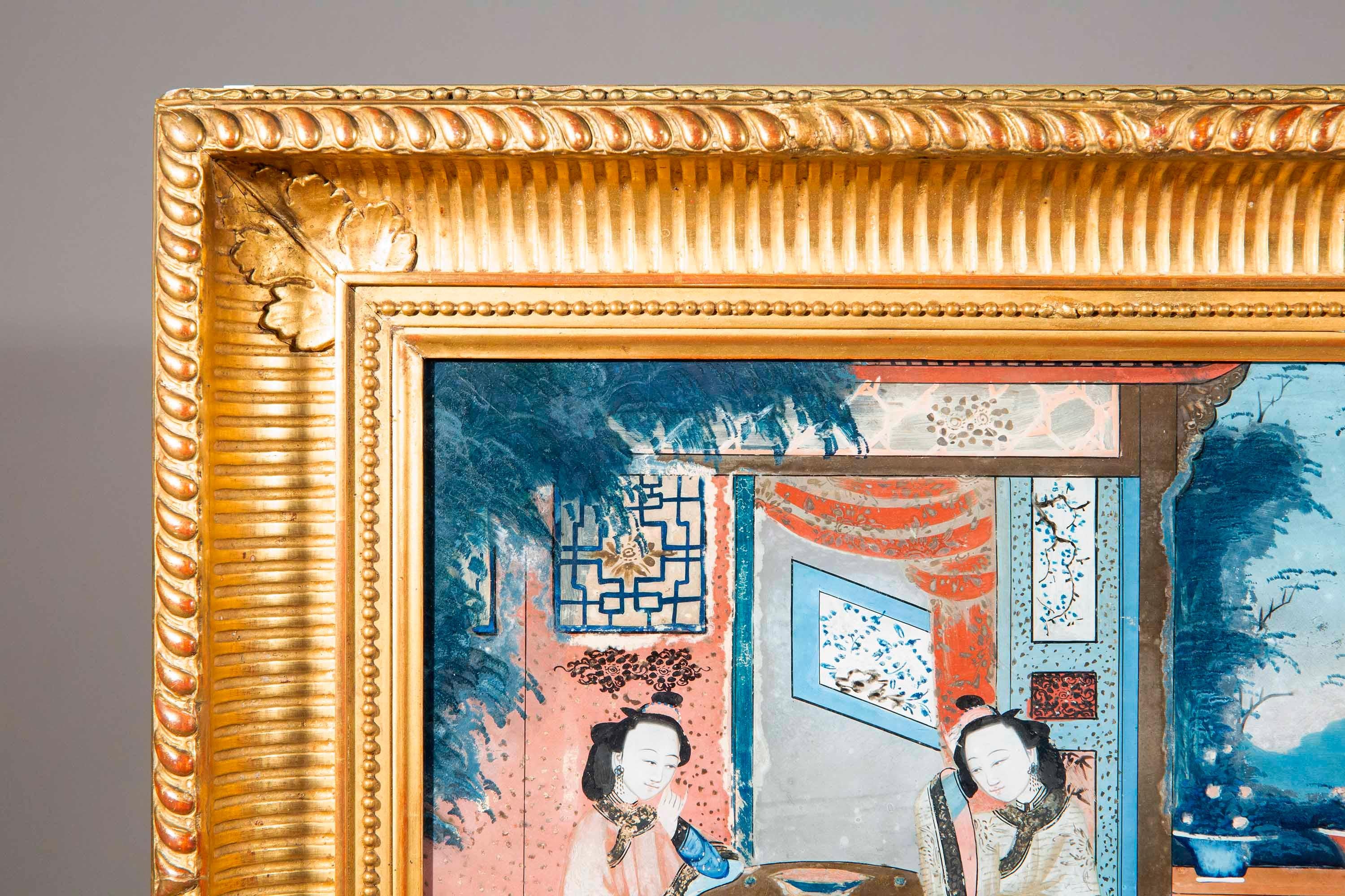 Eine Hinterglasmalerei aus dem frühen 19. Jahrhundert der Qing-Dynastie in einem sehr schönen Goldholzrahmen aus dem späten 19. Kanton, ca. 1830-50.

Warum wir es mögen

Wunderbar dekorative und farbenfrohe, skurrile Motive, die an die Verliebtheit