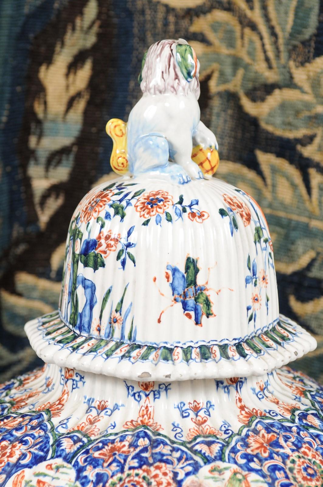 19th Century Ribbed Polychrome Delft Urn with Lid Featuring Lion Finial For Sale 7