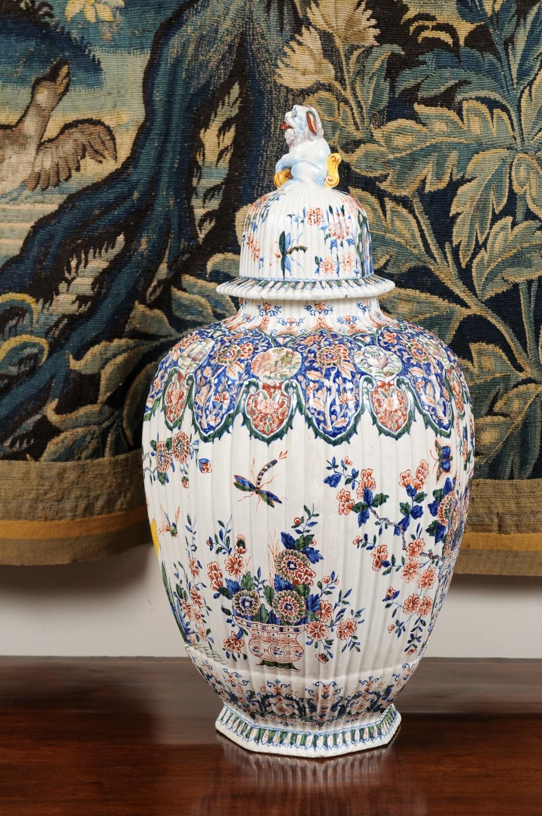 19th Century Ribbed Polychrome Delft Urn with Lid Featuring Lion Finial For Sale 9