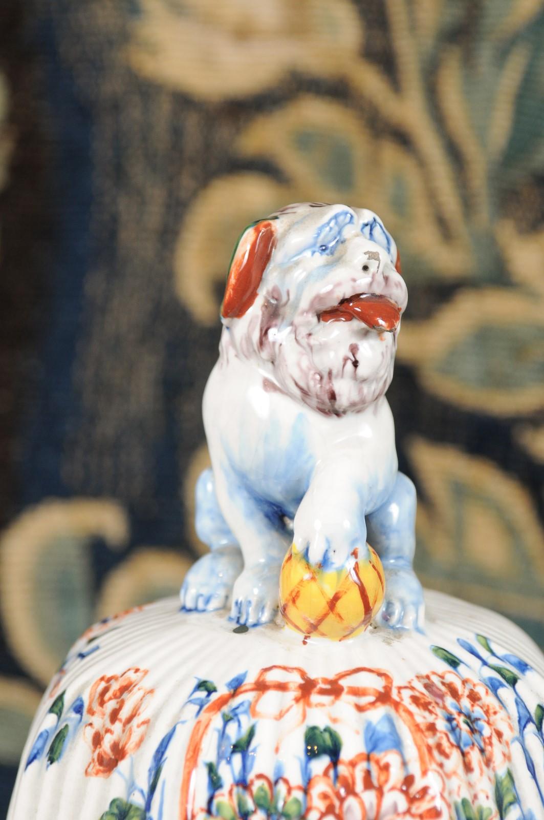 19th Century Ribbed Polychrome Delft Urn with Lid Featuring Lion Finial For Sale 4