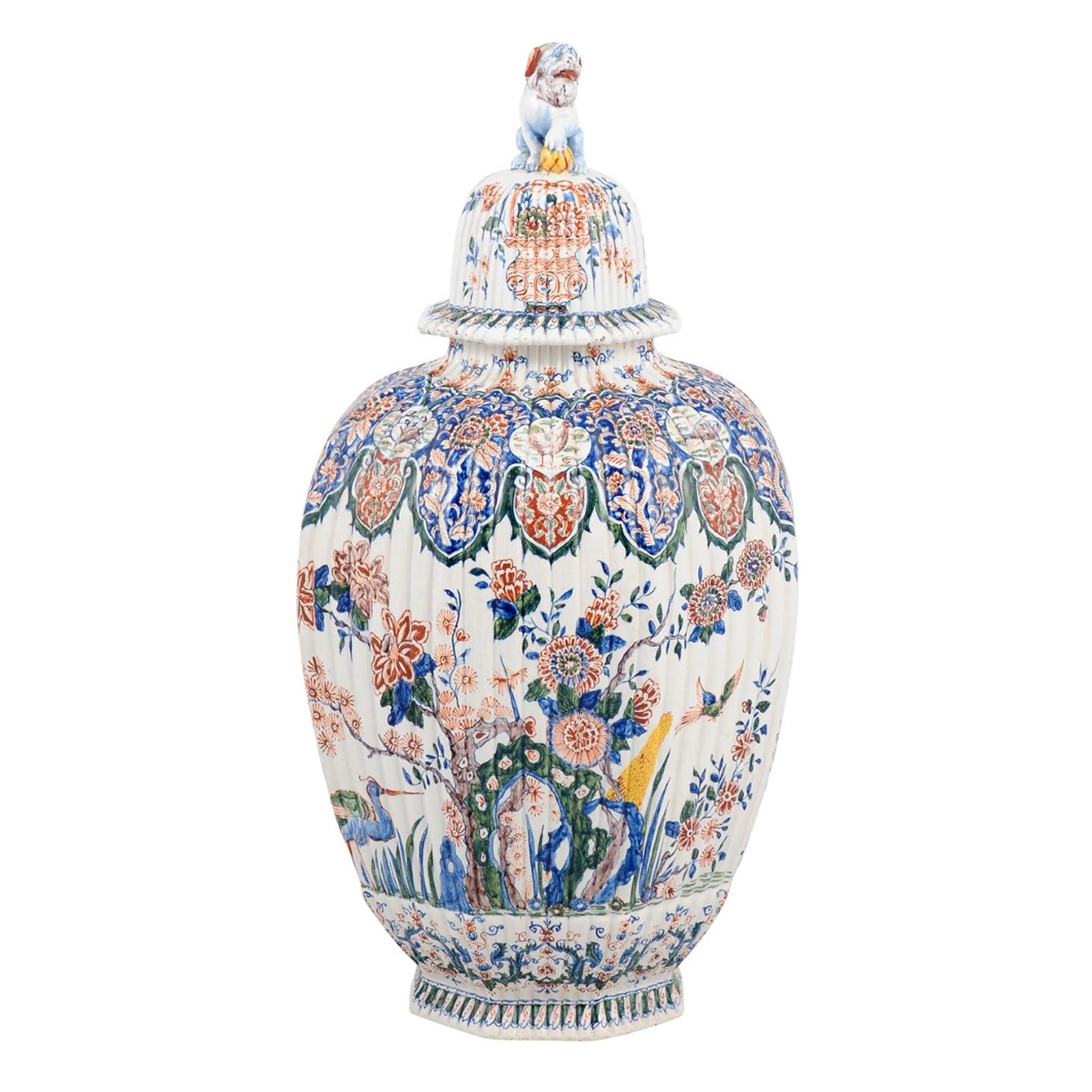 Gerippte polychrome Delft-Urne des 19. Jahrhunderts mit Deckel und Löwenkopf
