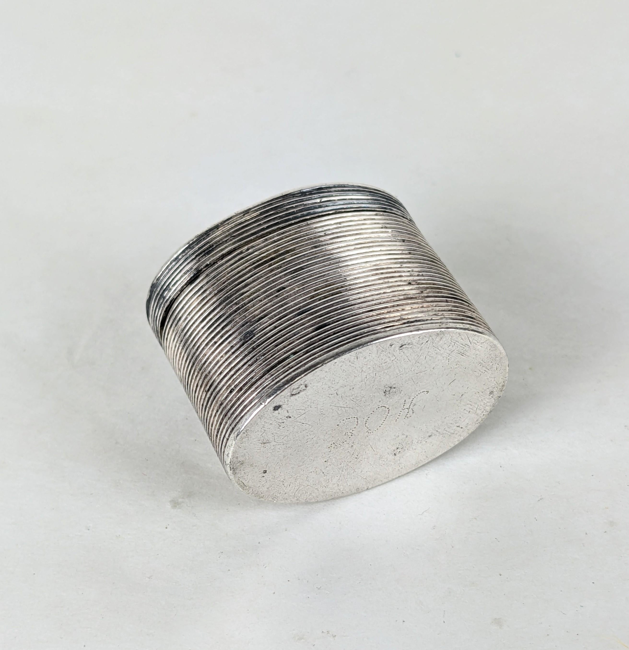 19th Century Ribbed Silver Pill Box For Sale 1