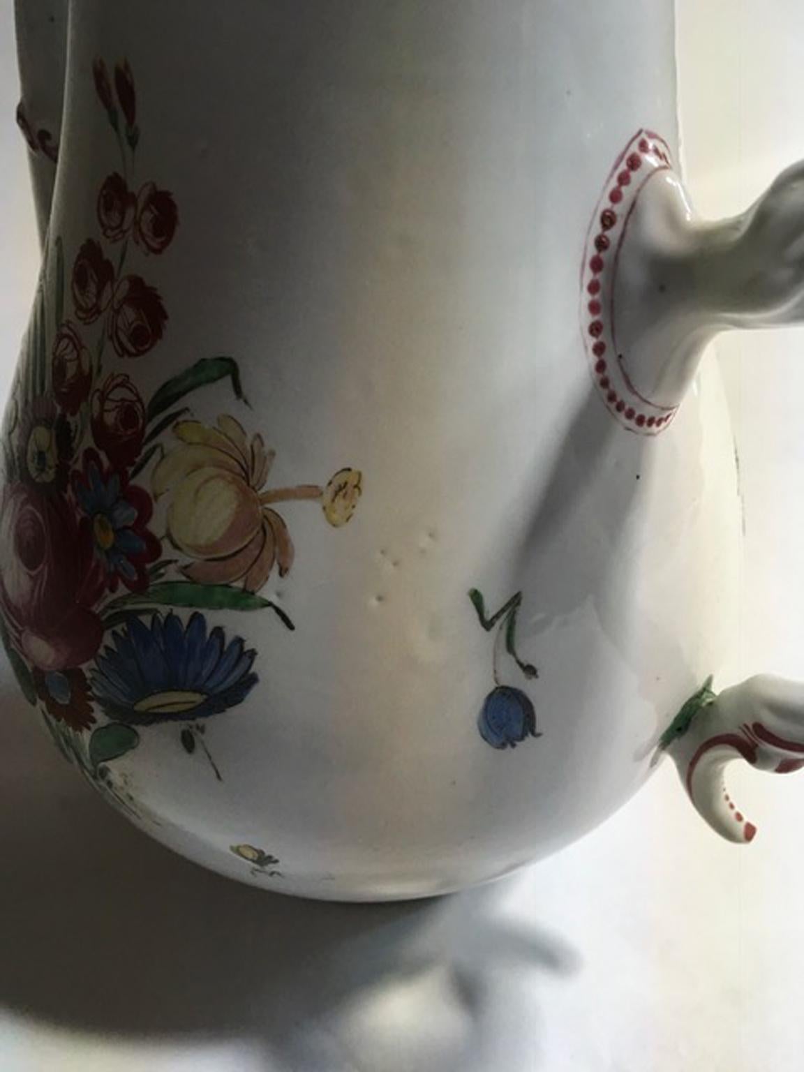 Italy 19th Century Richard Ginori Porcelain Coffee Pot with Flowers Decor For Sale 4