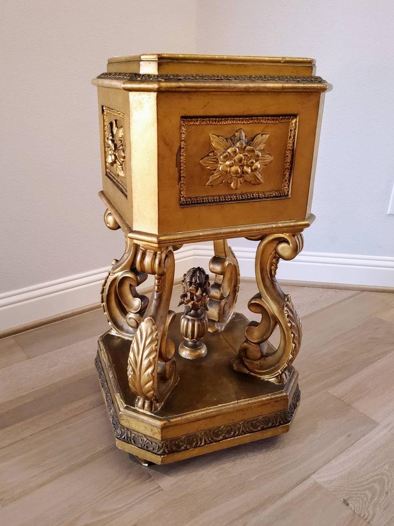 19th Century Rococo Baroque Gilt Pedestal Stand For Sale 6