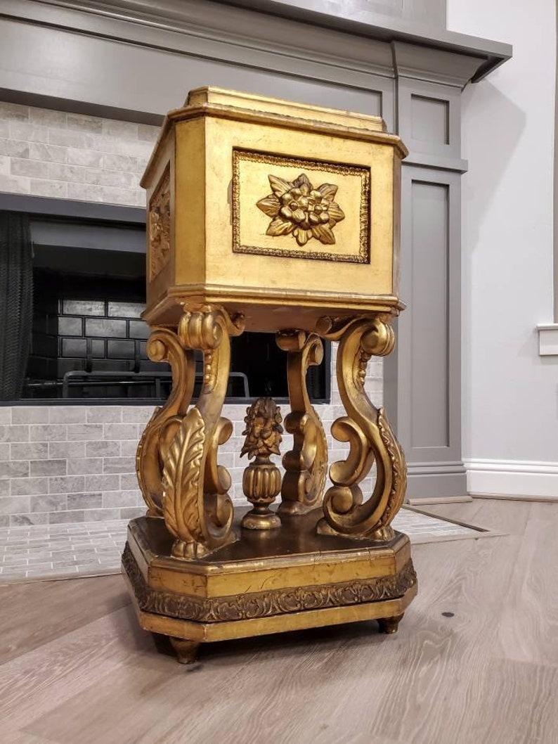 19th Century Rococo Baroque Gilt Pedestal Stand In Good Condition For Sale In Forney, TX